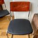 Paire de chaises en nubuck, skaï et aluminium chromé