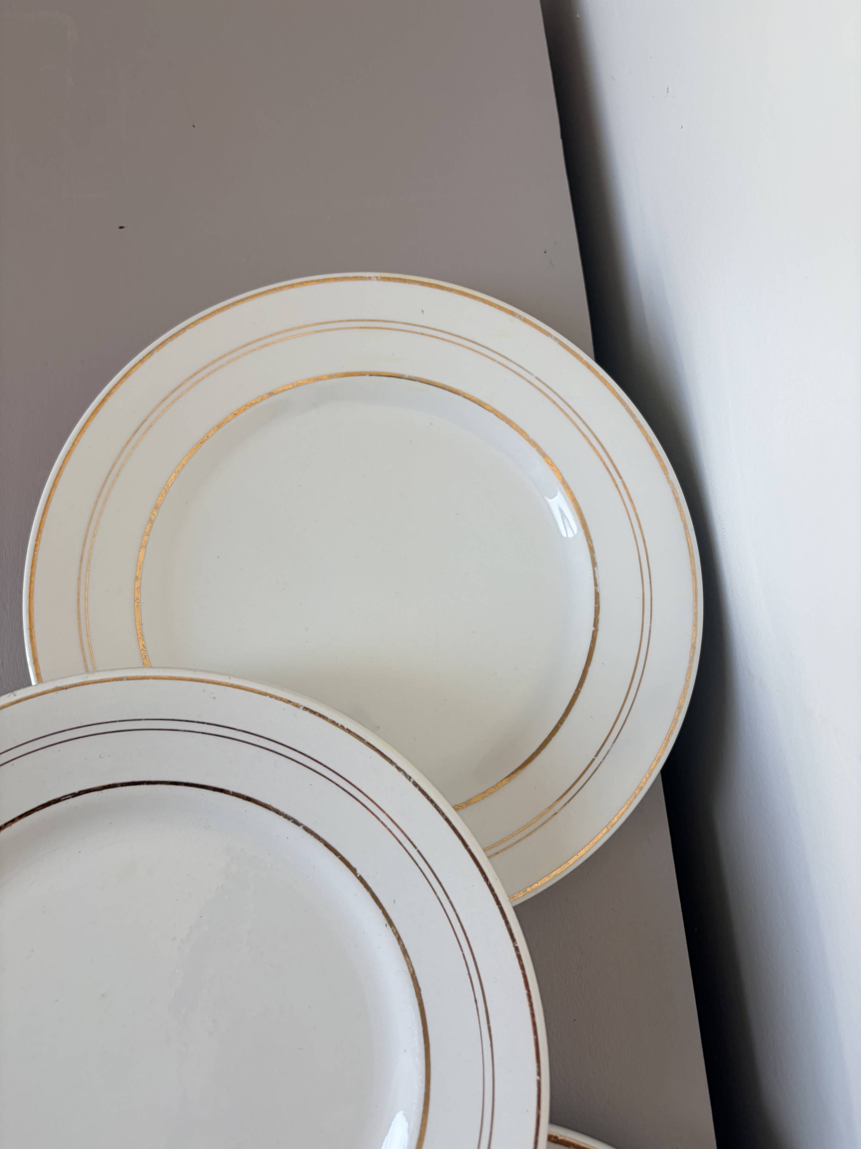 4 dessert plates in porcelain from St Amand 191105