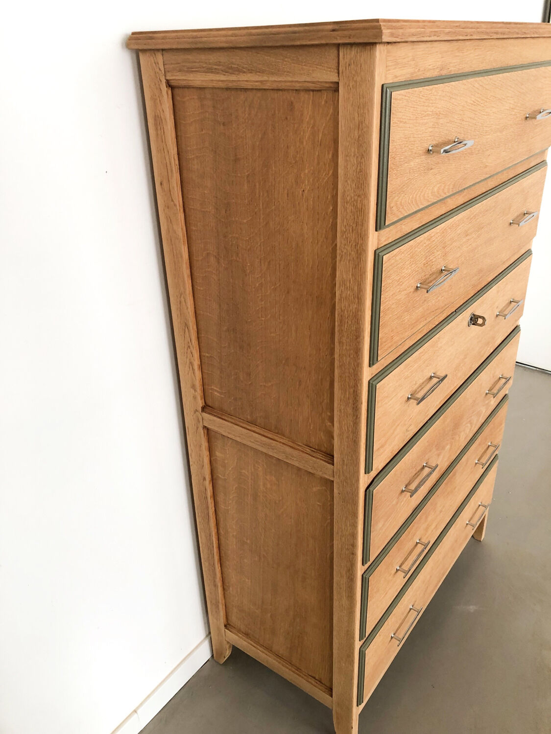 6-drawer chest of drawers in oak
