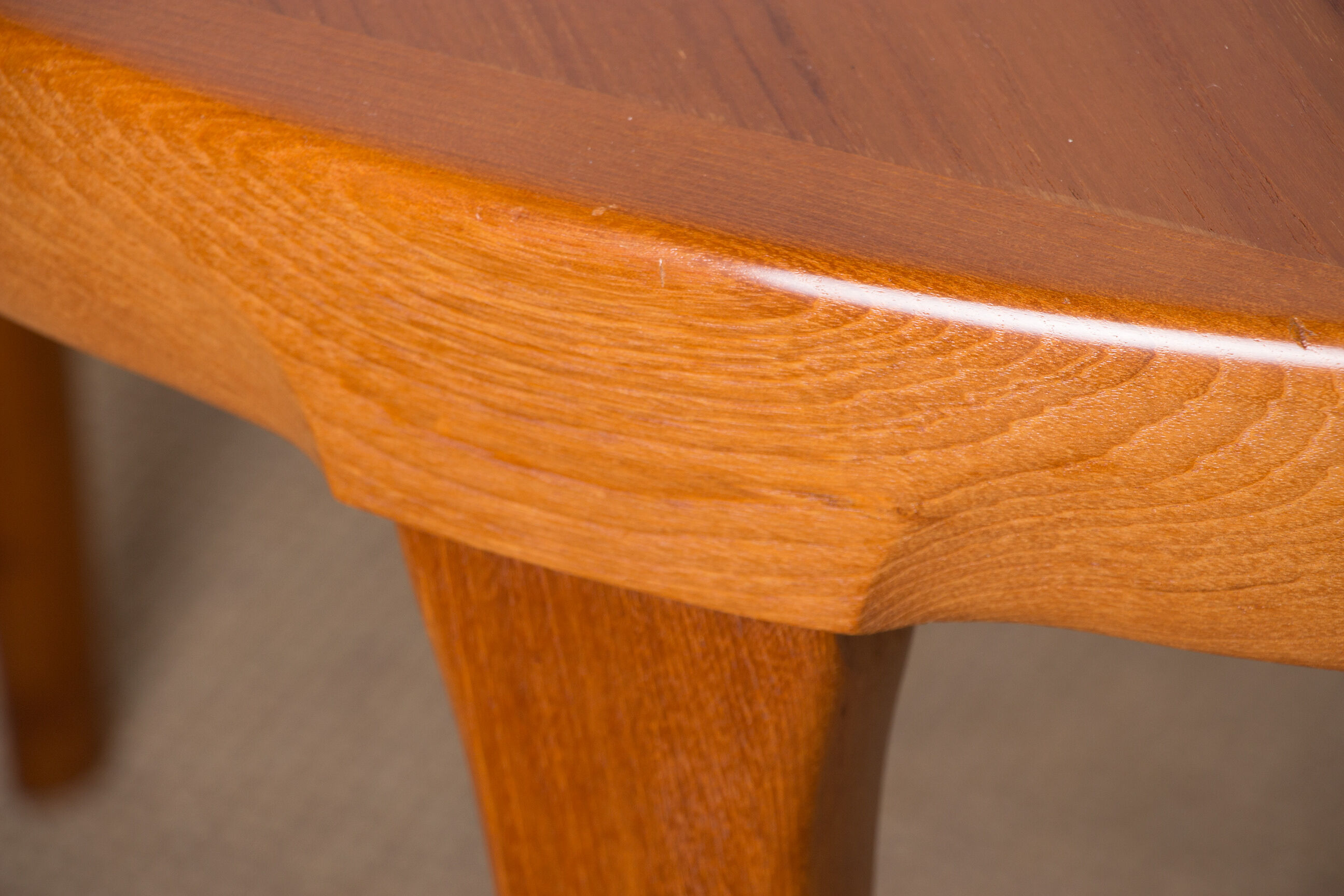 Danish Teak extendable dining table by Ib Kofod-Larsen for Faarup Mobelfabrik 1960