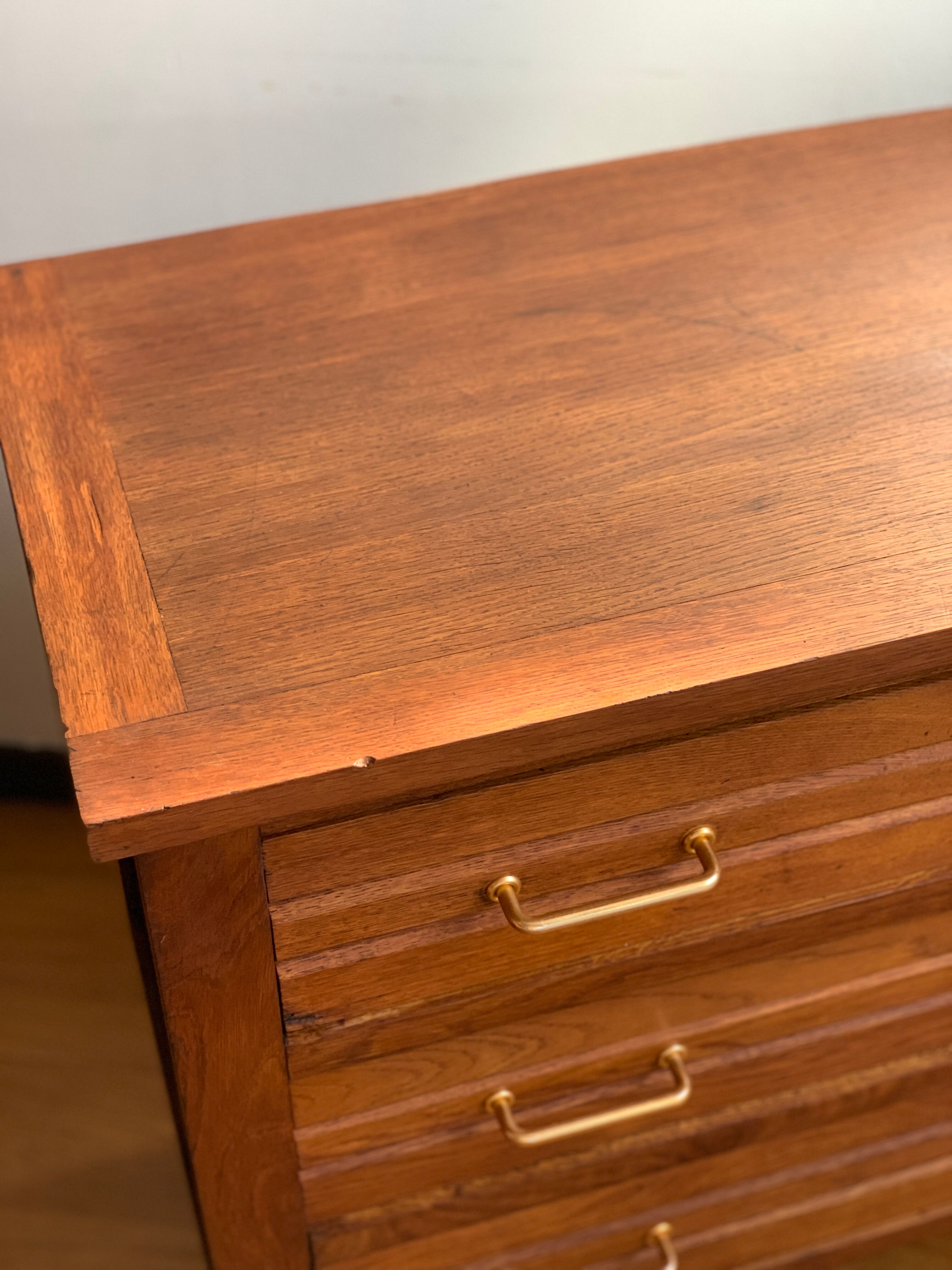 Vintage chest of drawers