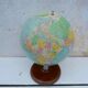 Globe terrestre Girard et Barrère socle bois