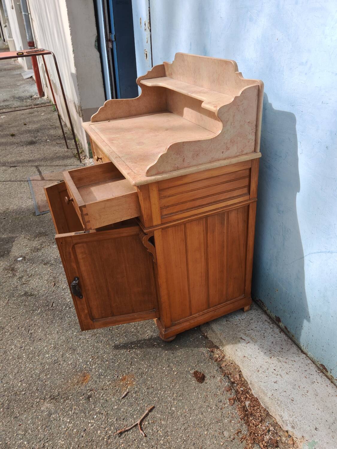 1800 fir chest of drawers