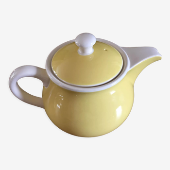 Théière jaune et blanche en porcelaine estampillée Villeroy & Boch