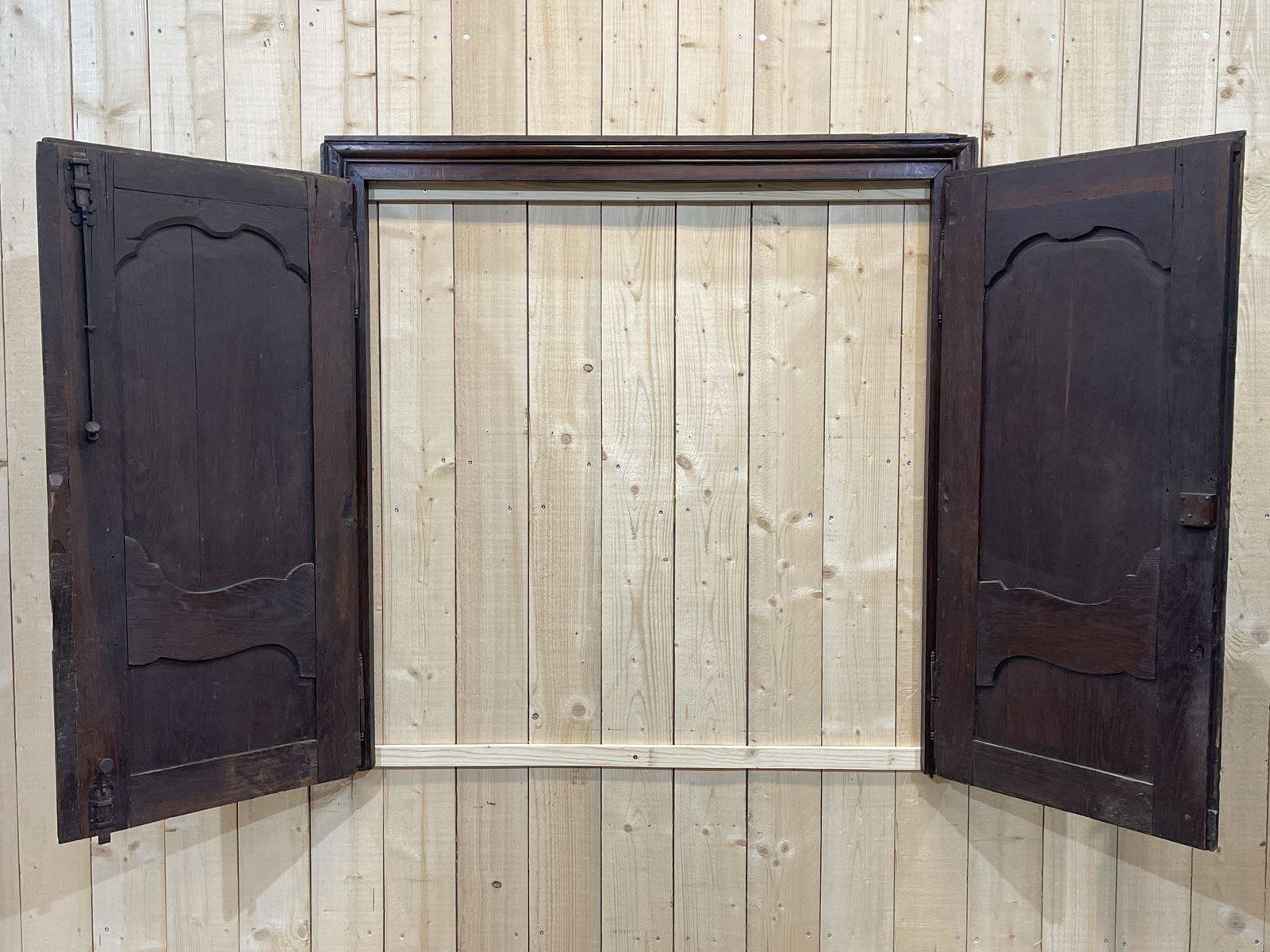 18th-century oak buffet facade