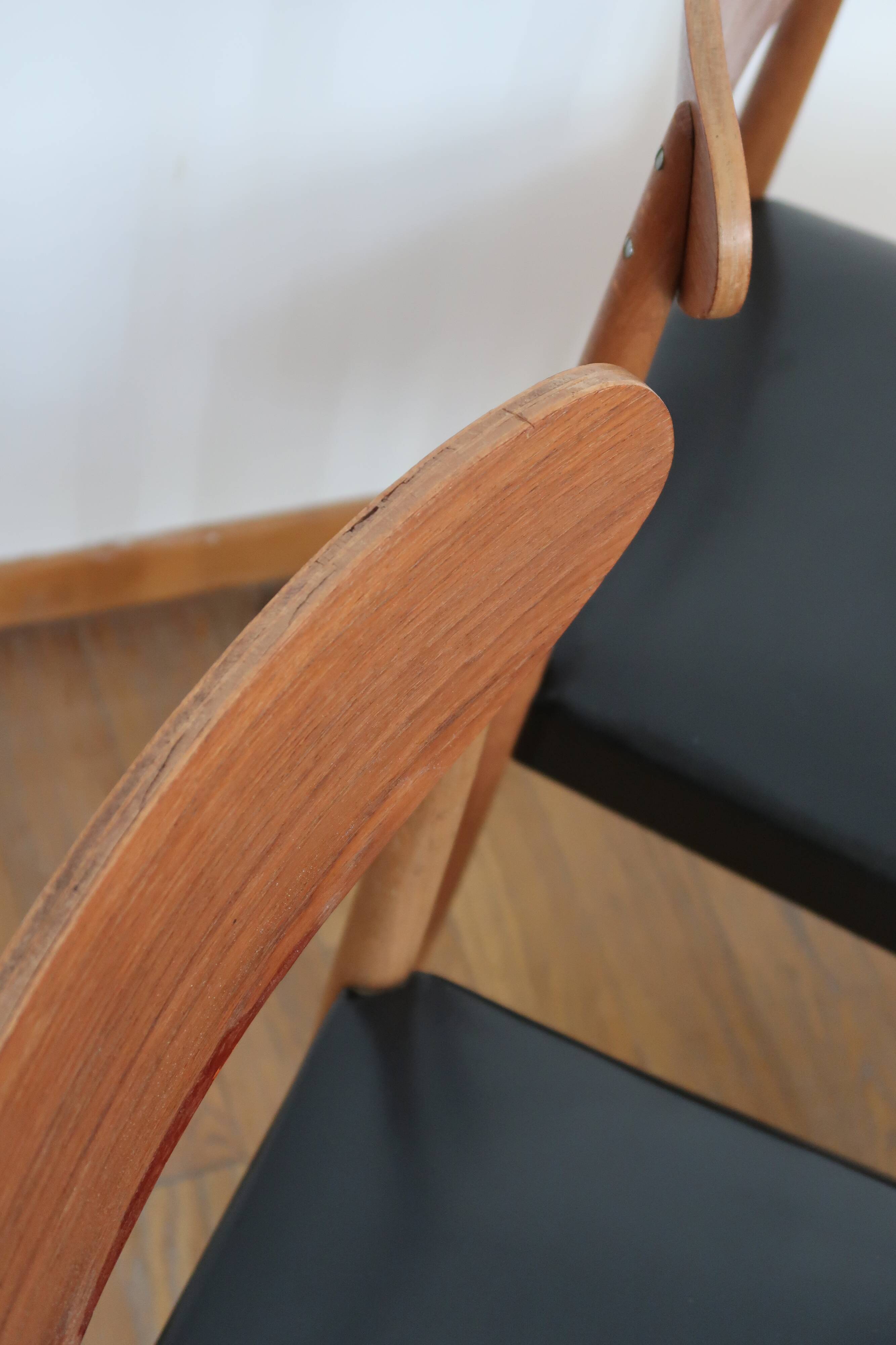 4 Scandinavian chairs skaï black