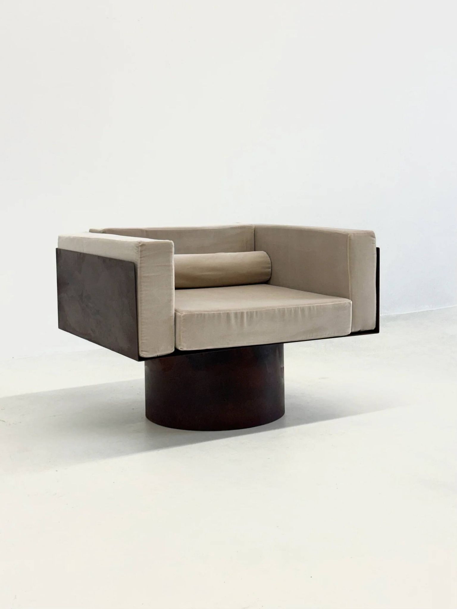 Ensemble de 2 chaises longues sculpturales en métal italien