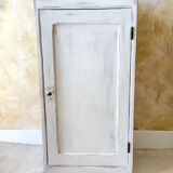 Storage cabinet