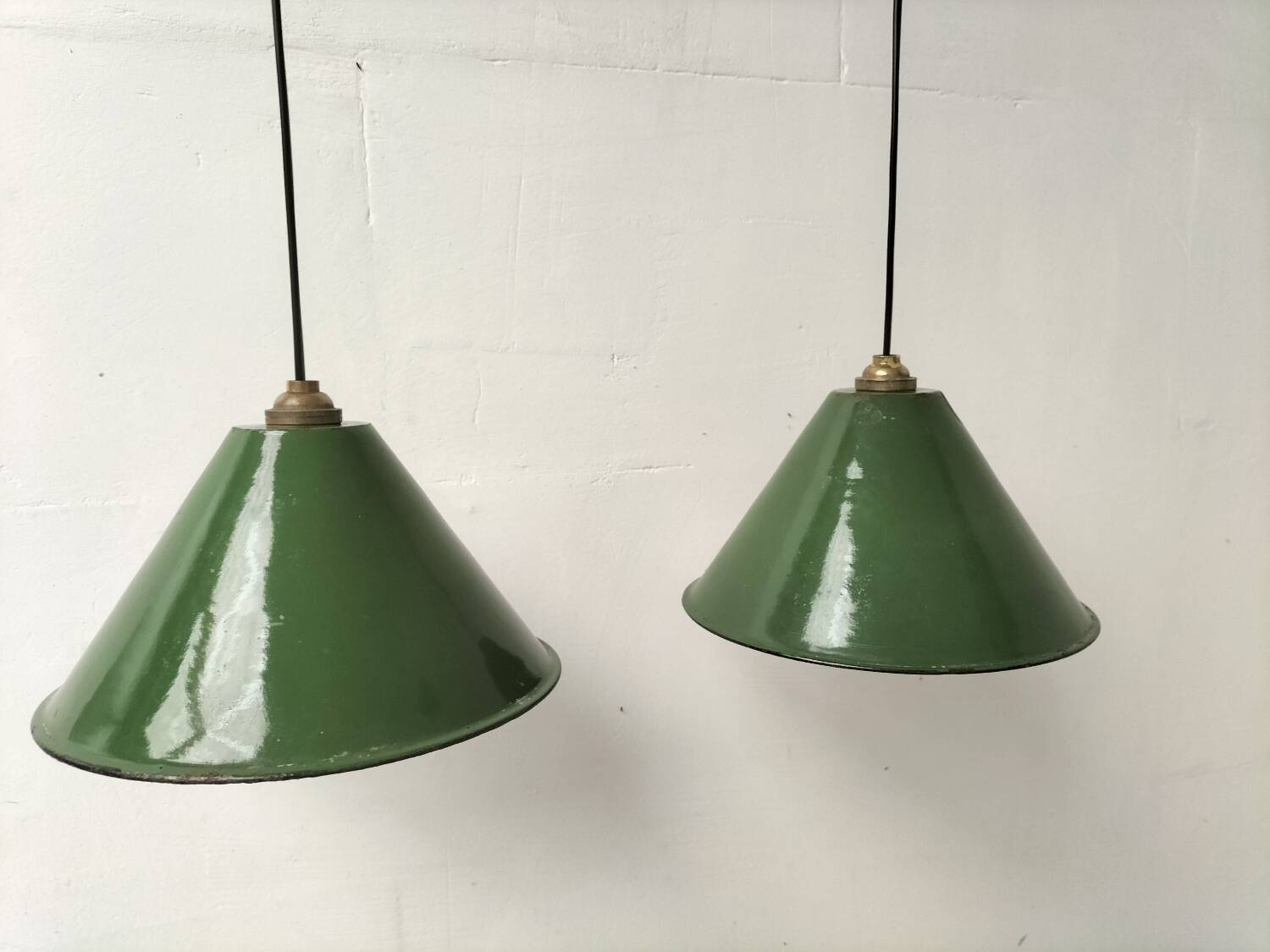 Enamelled cone suspensions