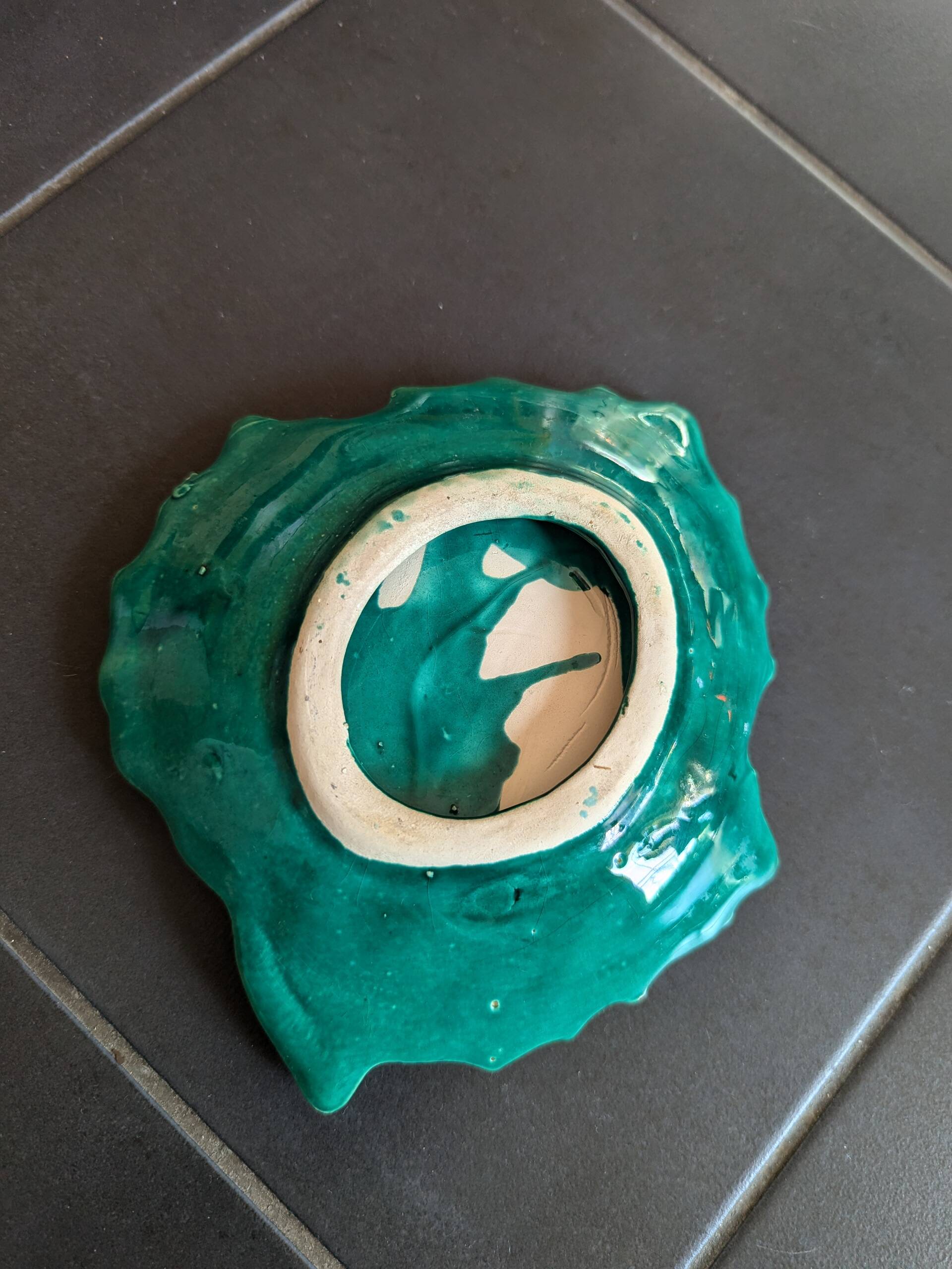 Ceramic leaf catchall