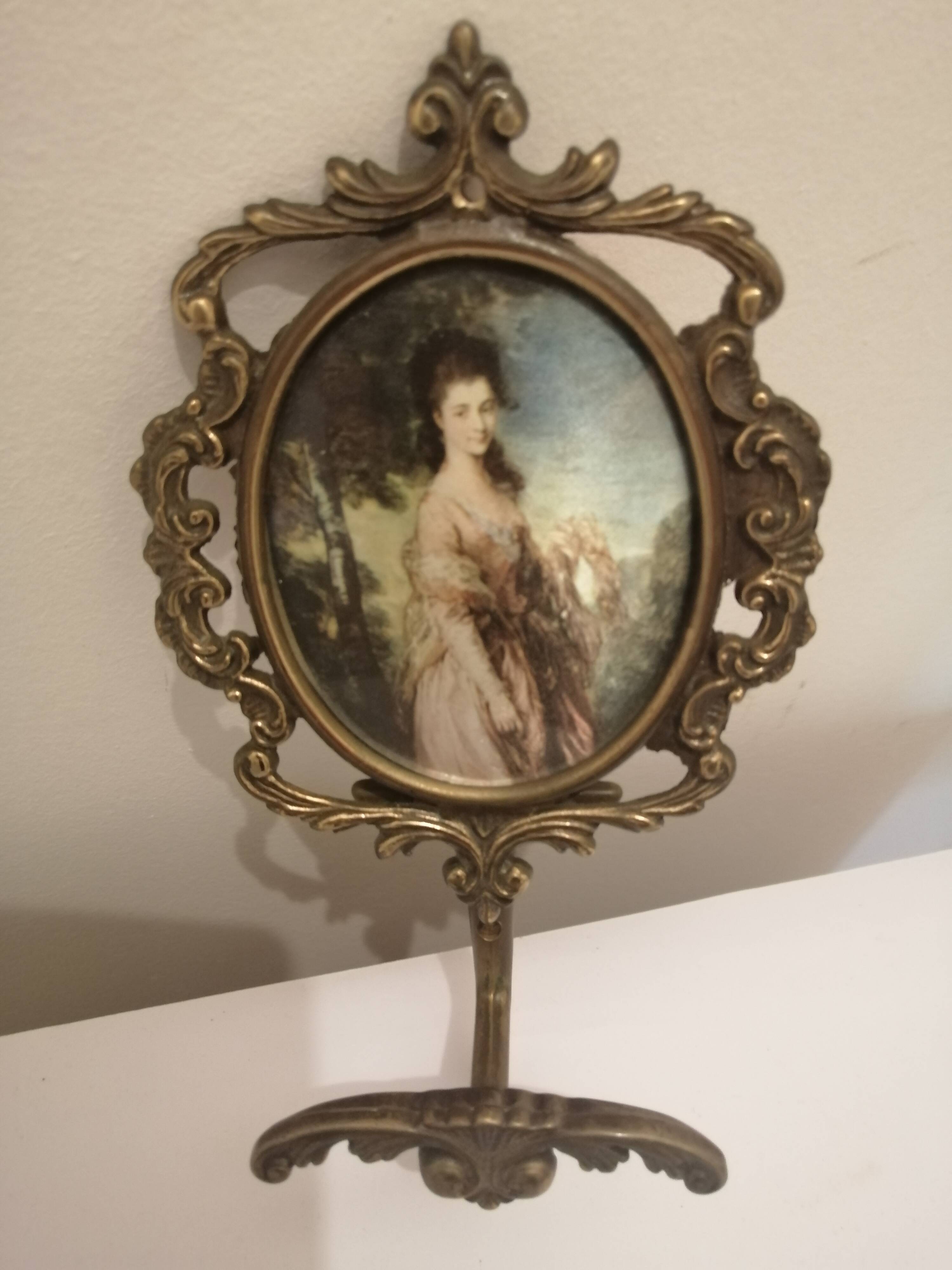 Vintage wall brass medallion frame hook