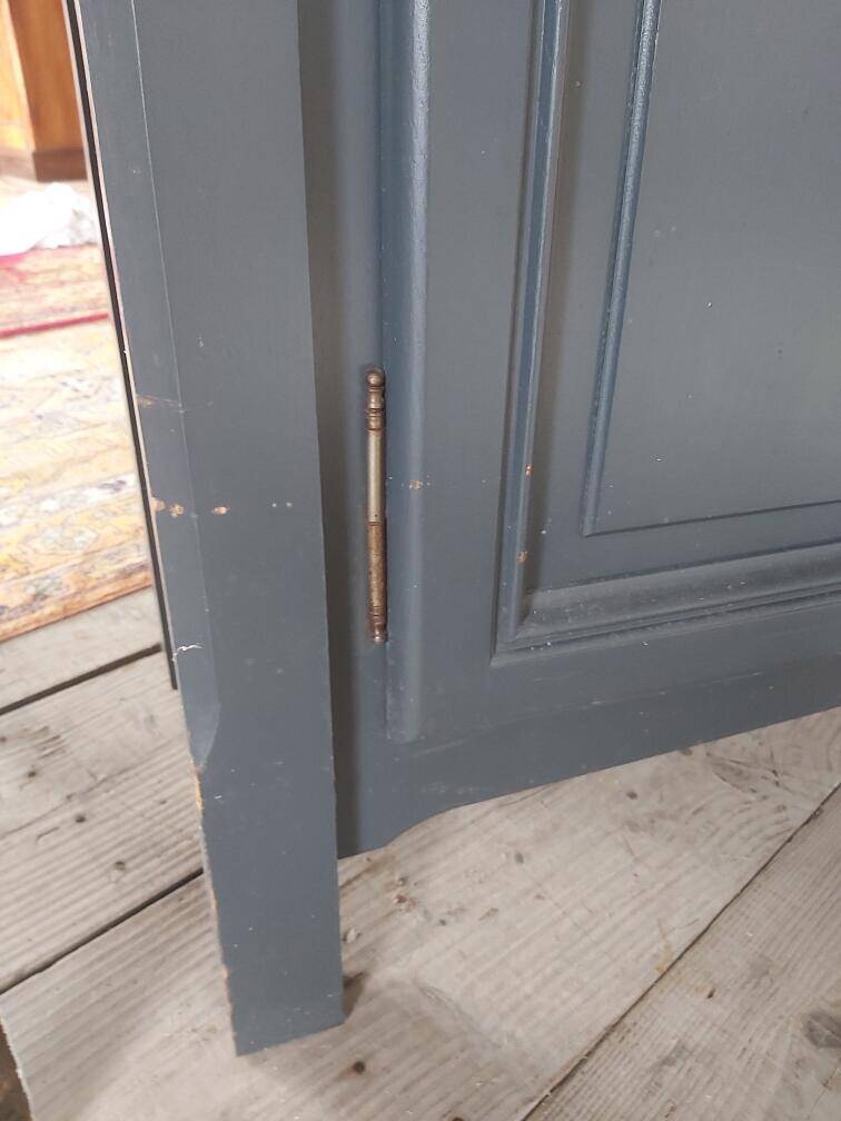 Painted showcase