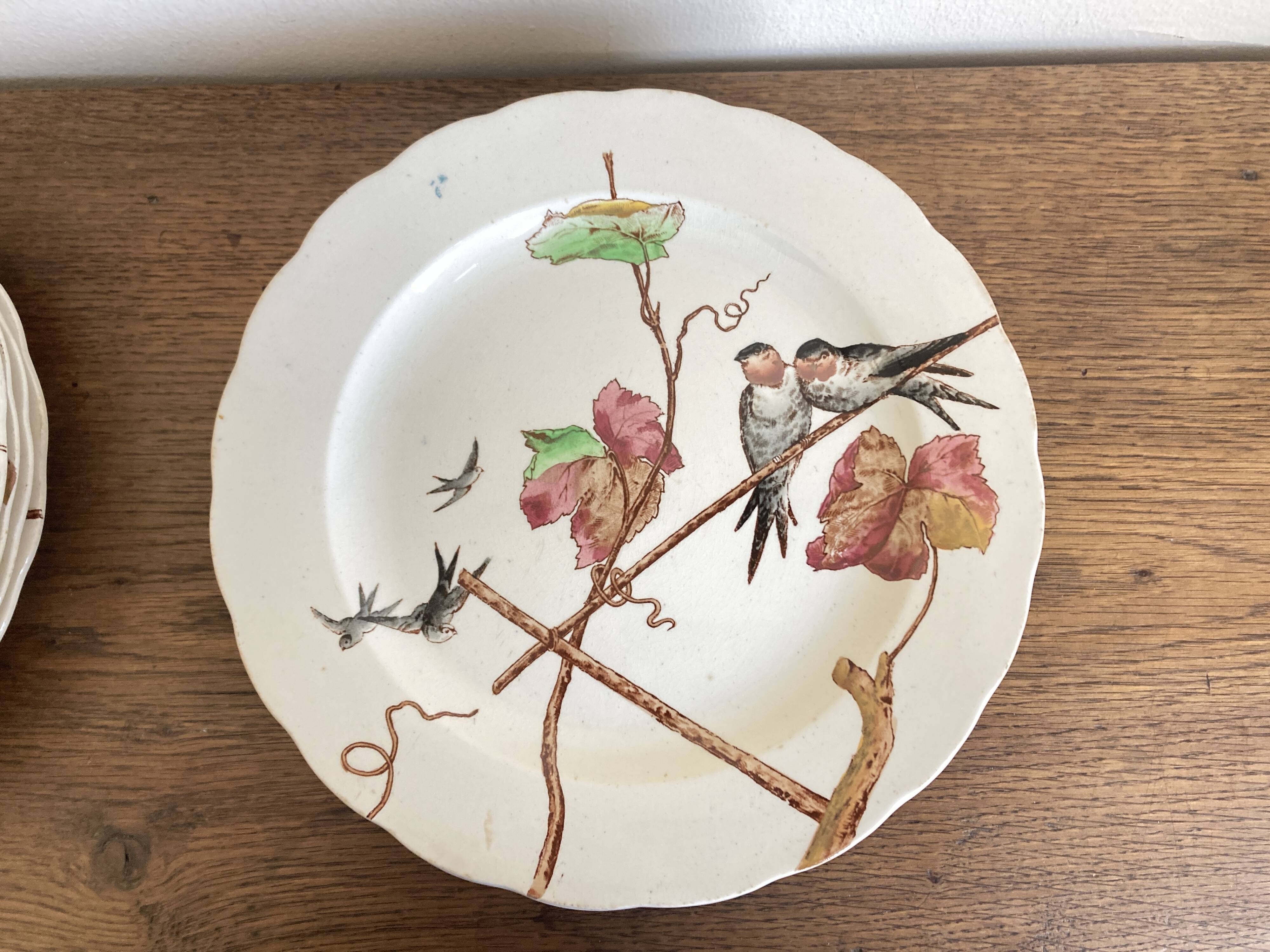 set de 12 assiettes polychrome 1850 ondulées Brownfield England oiseaux