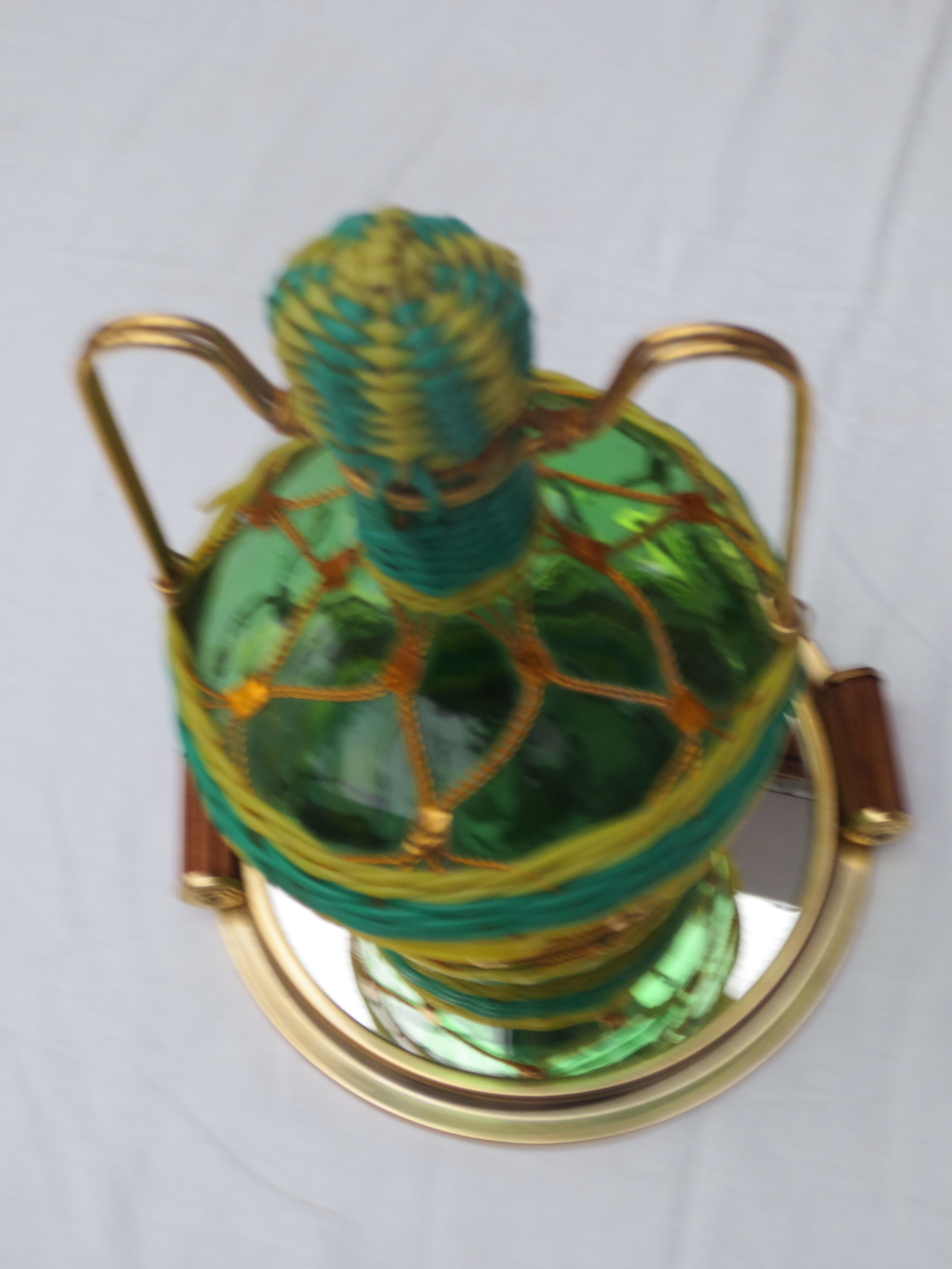 Vintage carafe scoubidou