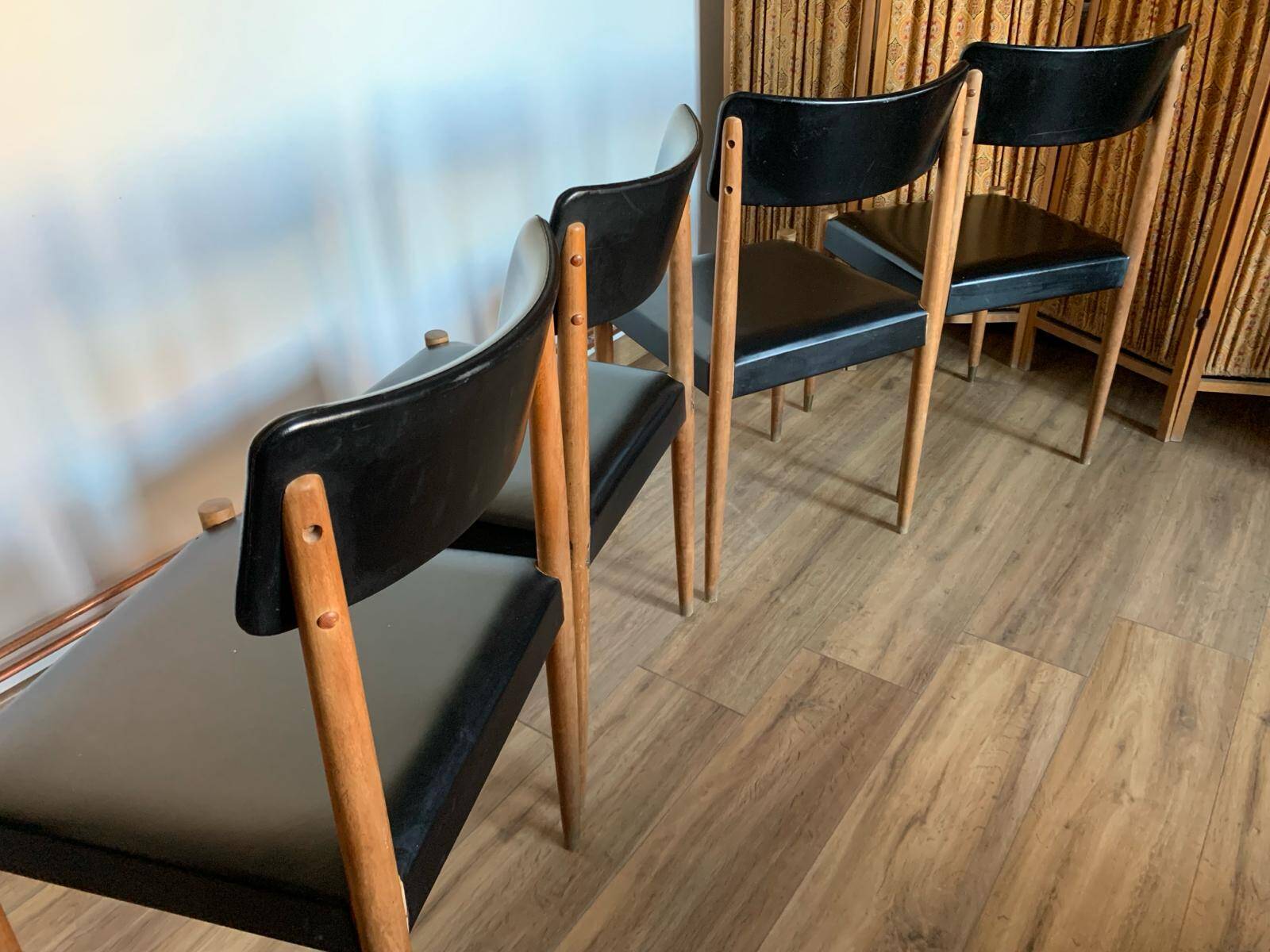 Set of 4 Scandinavian chairs
