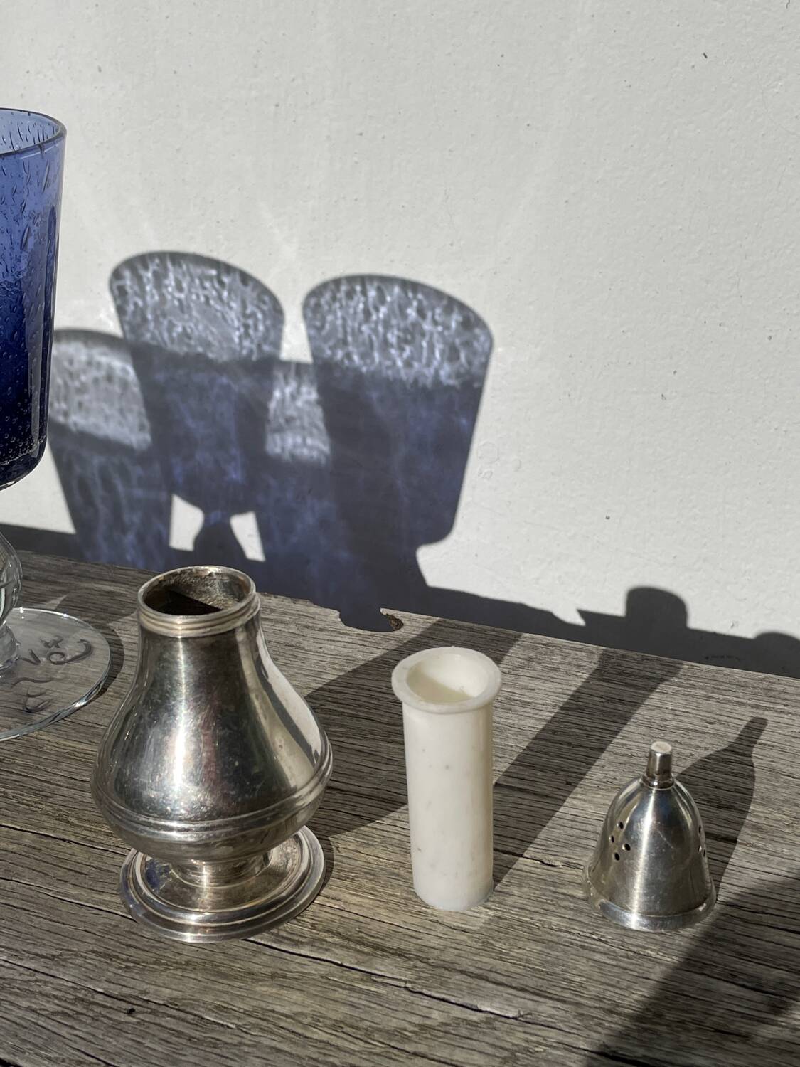 Salière ou poivrier en métal argenté