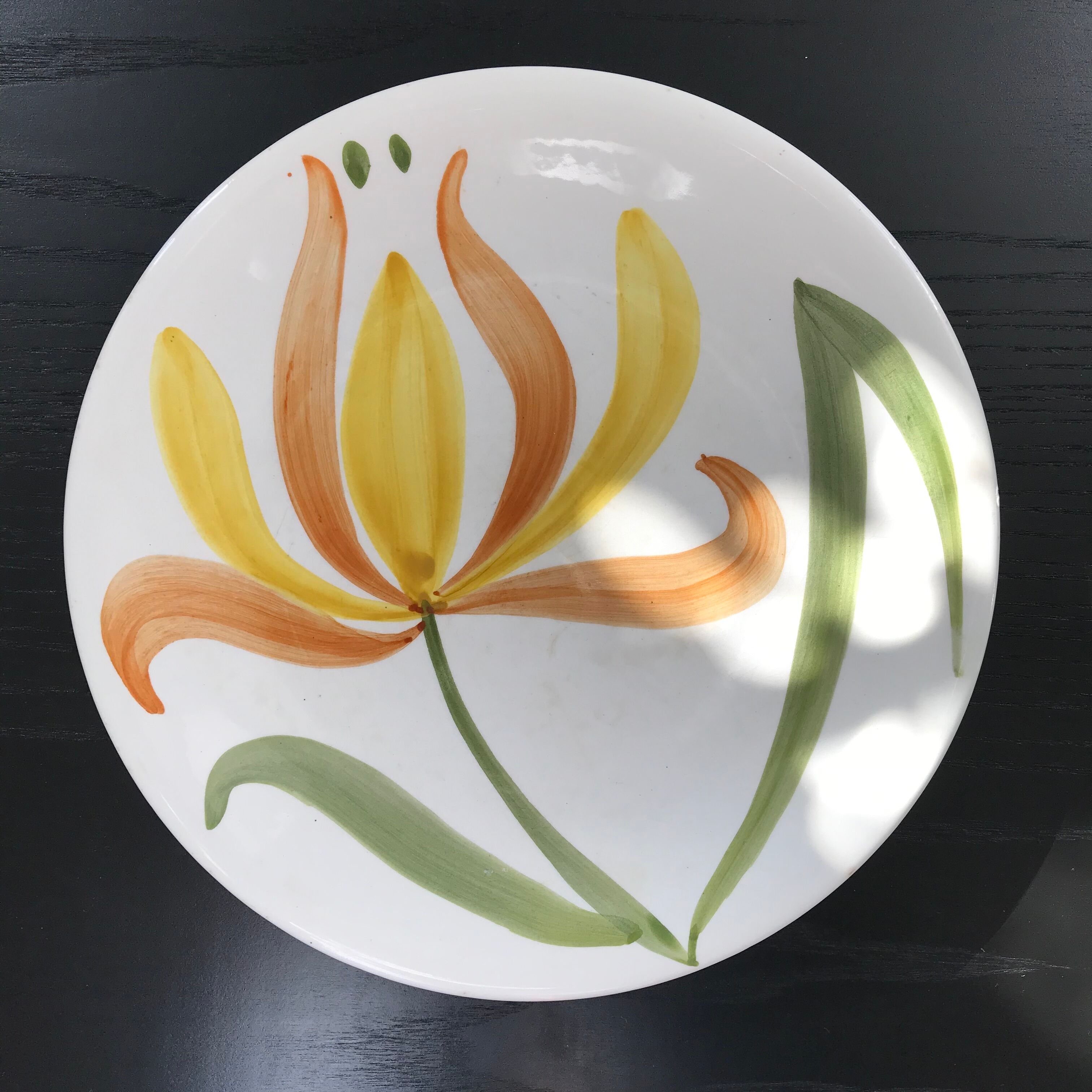 Floral pattern plate