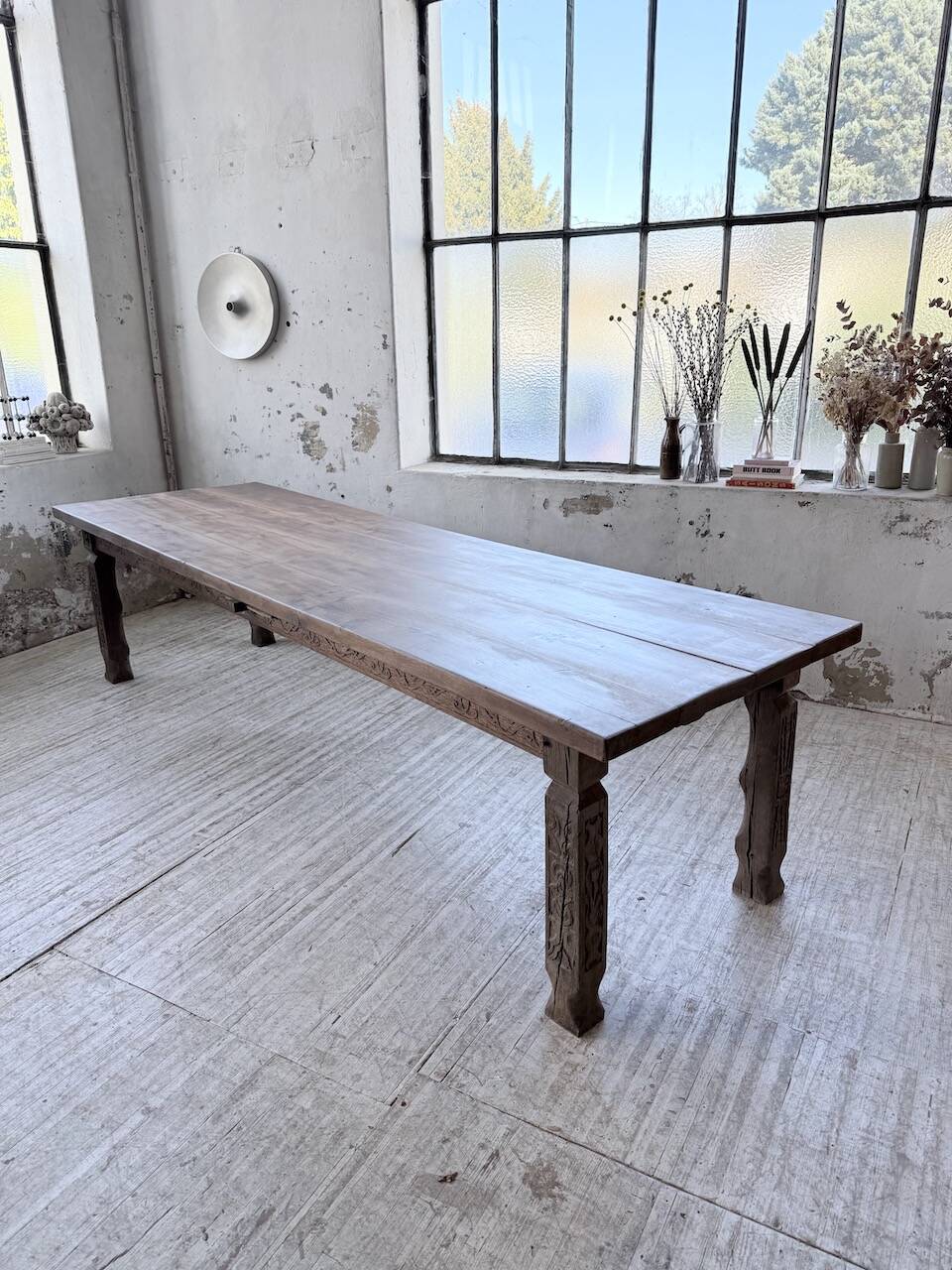 XL farmhouse table in solid oak, brutalist style, 20th century.