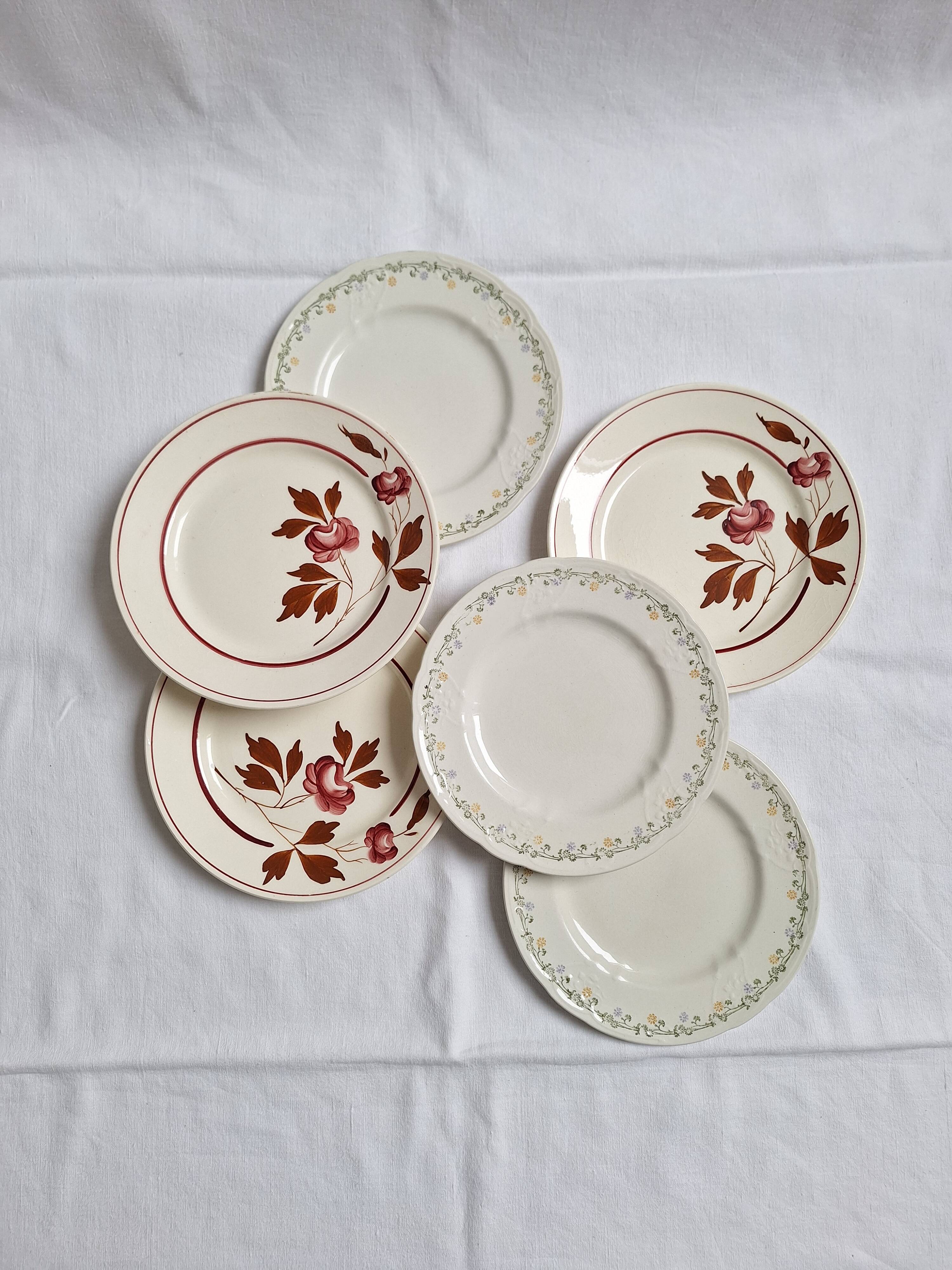 Assiettes à dessert à fleurs  Longwy et Luneville