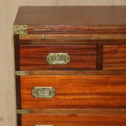 Commode militaire vintage avec plateau coulissant et dessus extensible