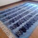 Tapis marocain tissé à la main en laine bleu marine