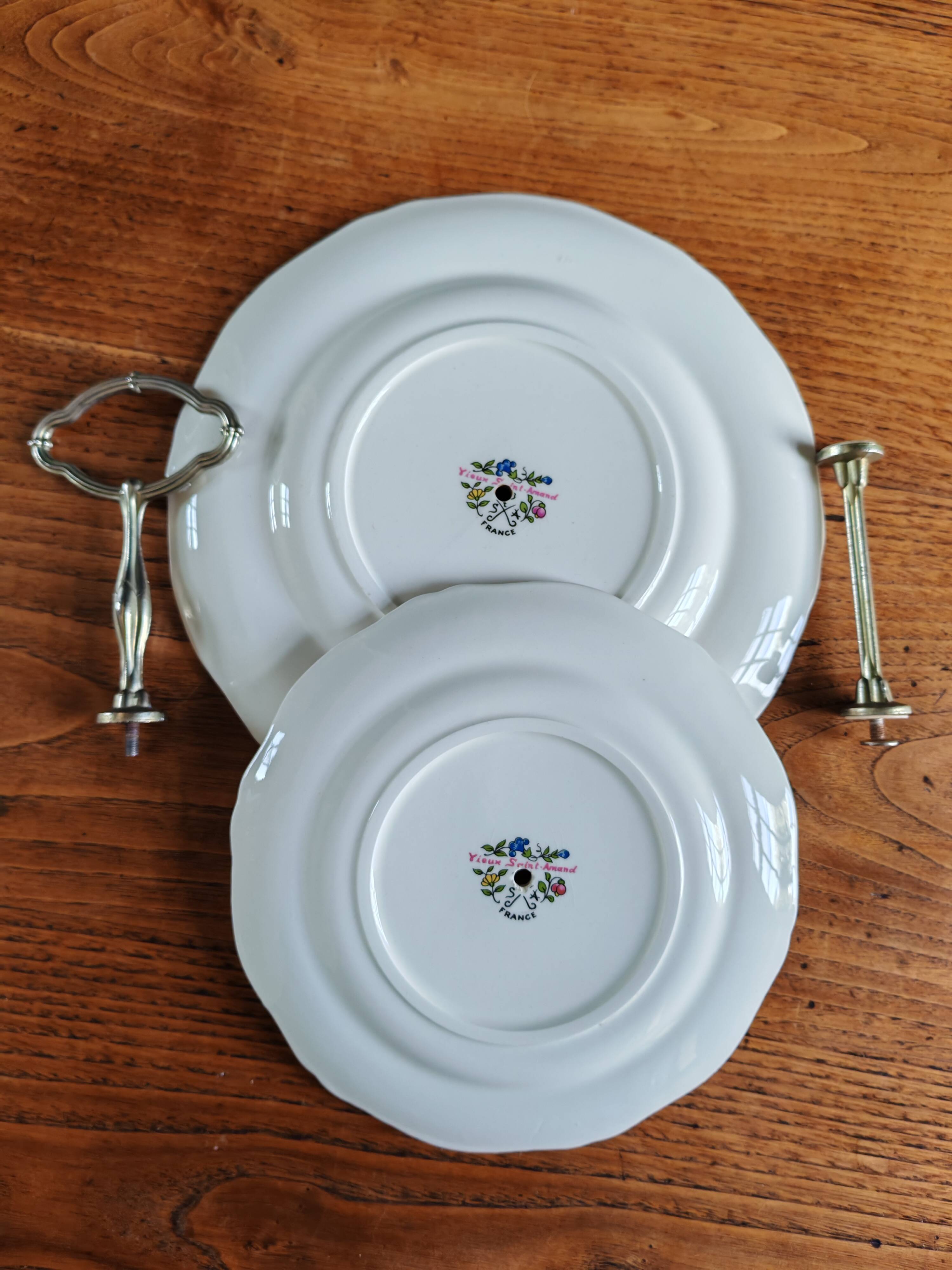 Two-tier porcelain cake stand