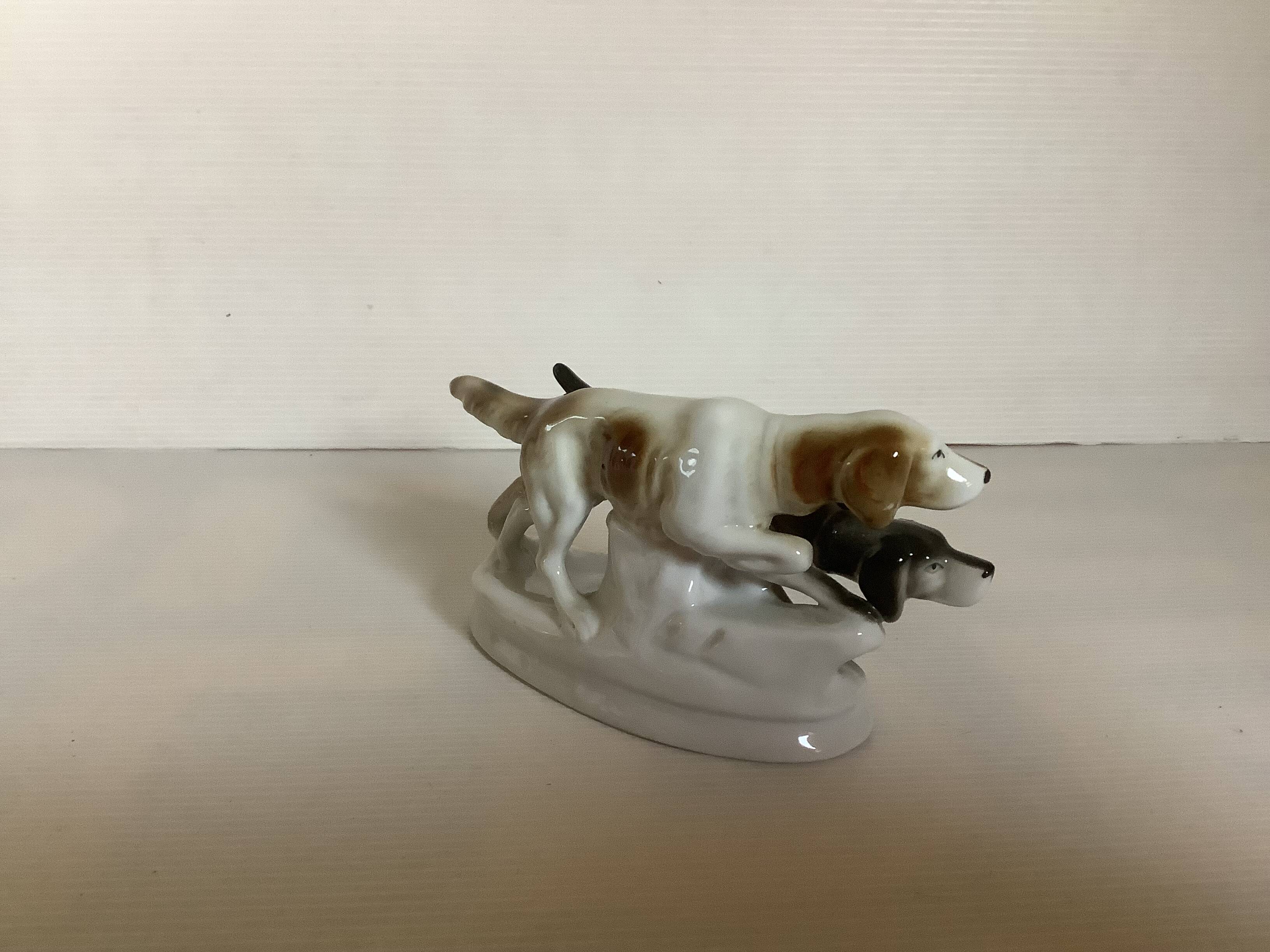 Porcelain dogs