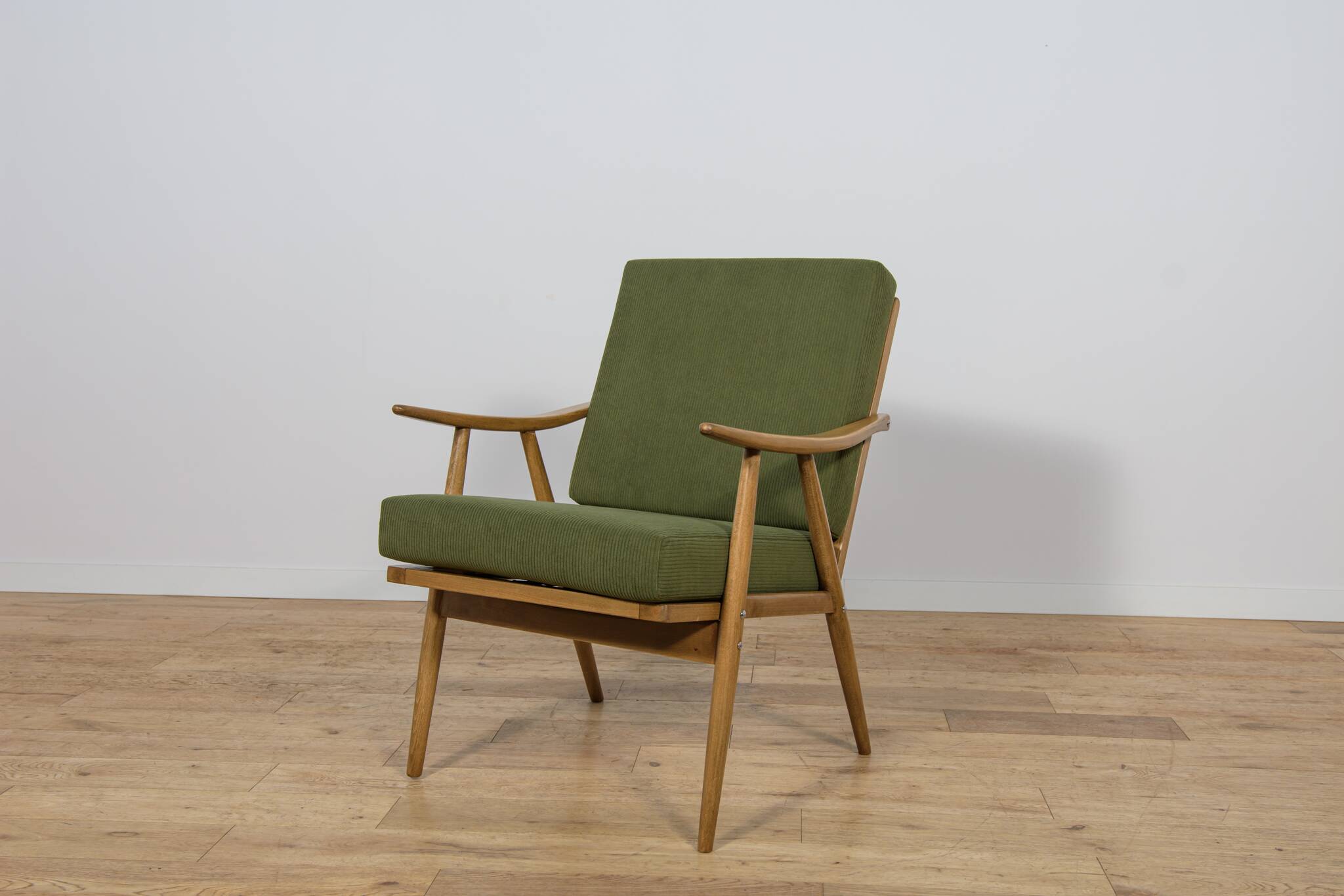 Fauteuil moderne du milieu du siècle de TON, Tchécoslovaquie, années 1960.
