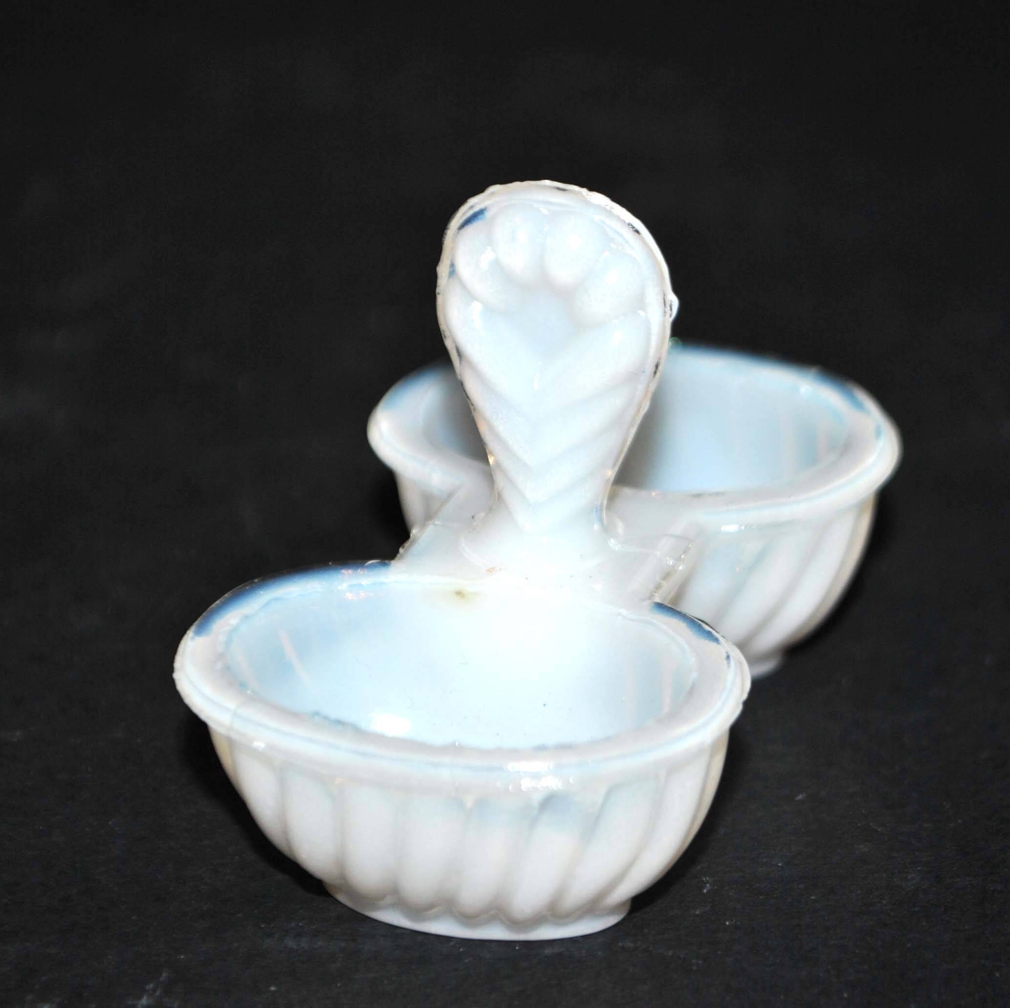 Miniature opaline salt shaker by portieux vallerystahl 1900-1920 toy 6.5cm