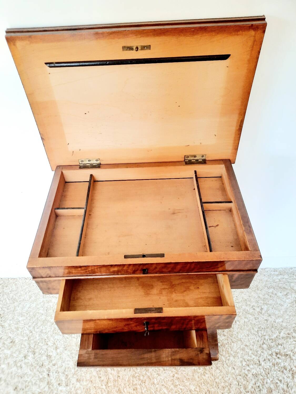 Small vintage cabinet/nightstand