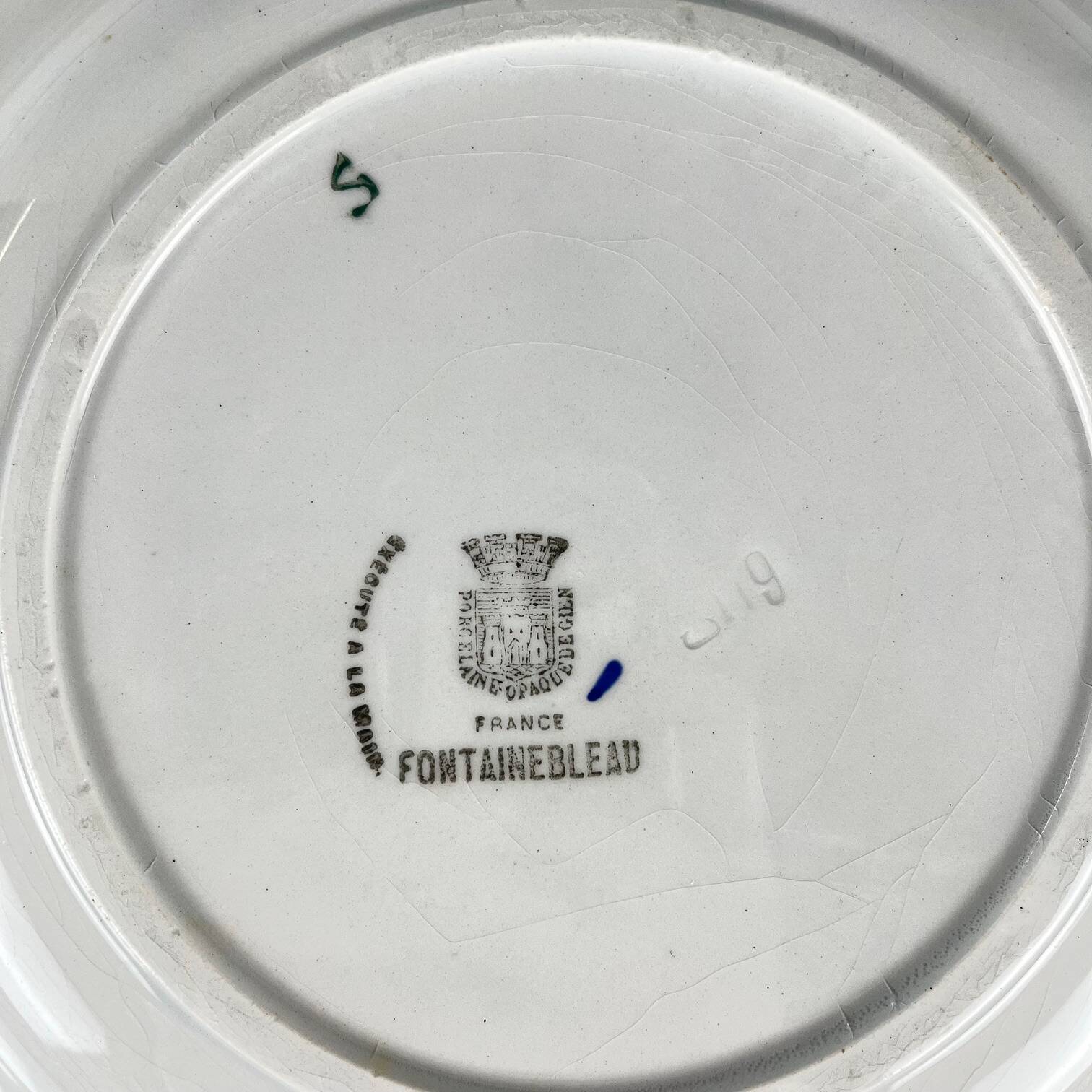 Porcelain salad bowl "Fontainebleau" from Gien, early 20th century