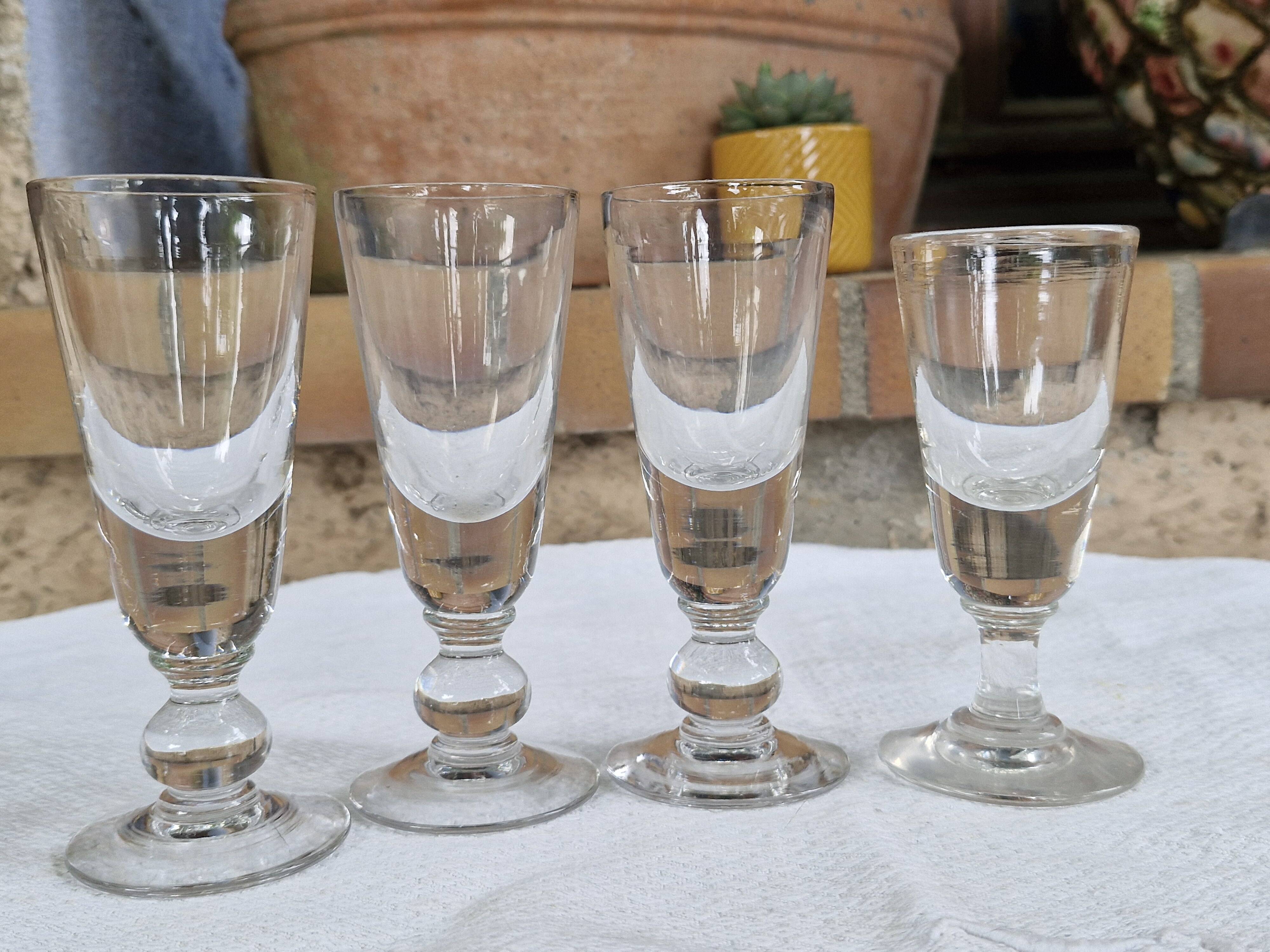 4 antique bistro glasses on stems - Thick, bubbled glass - Period 1900 - 12