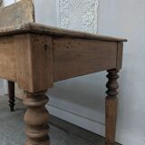 Farm table