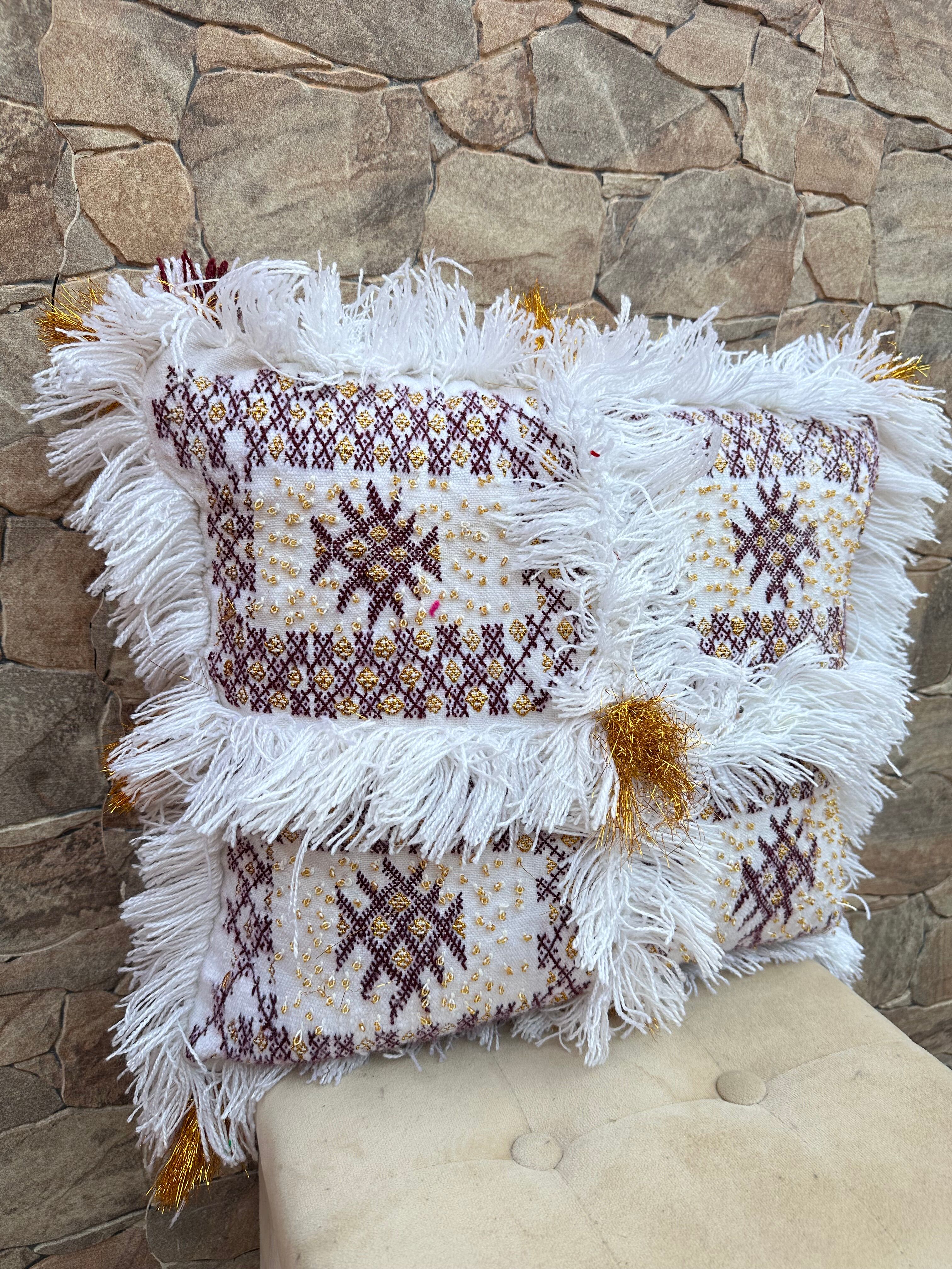 Berber kilim cushion cover: Moroccan wool cushion