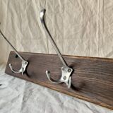 Vintage wall-mounted coat rack in solid wood - 3 cast aluminum hooks