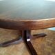 Extendable round table on central support