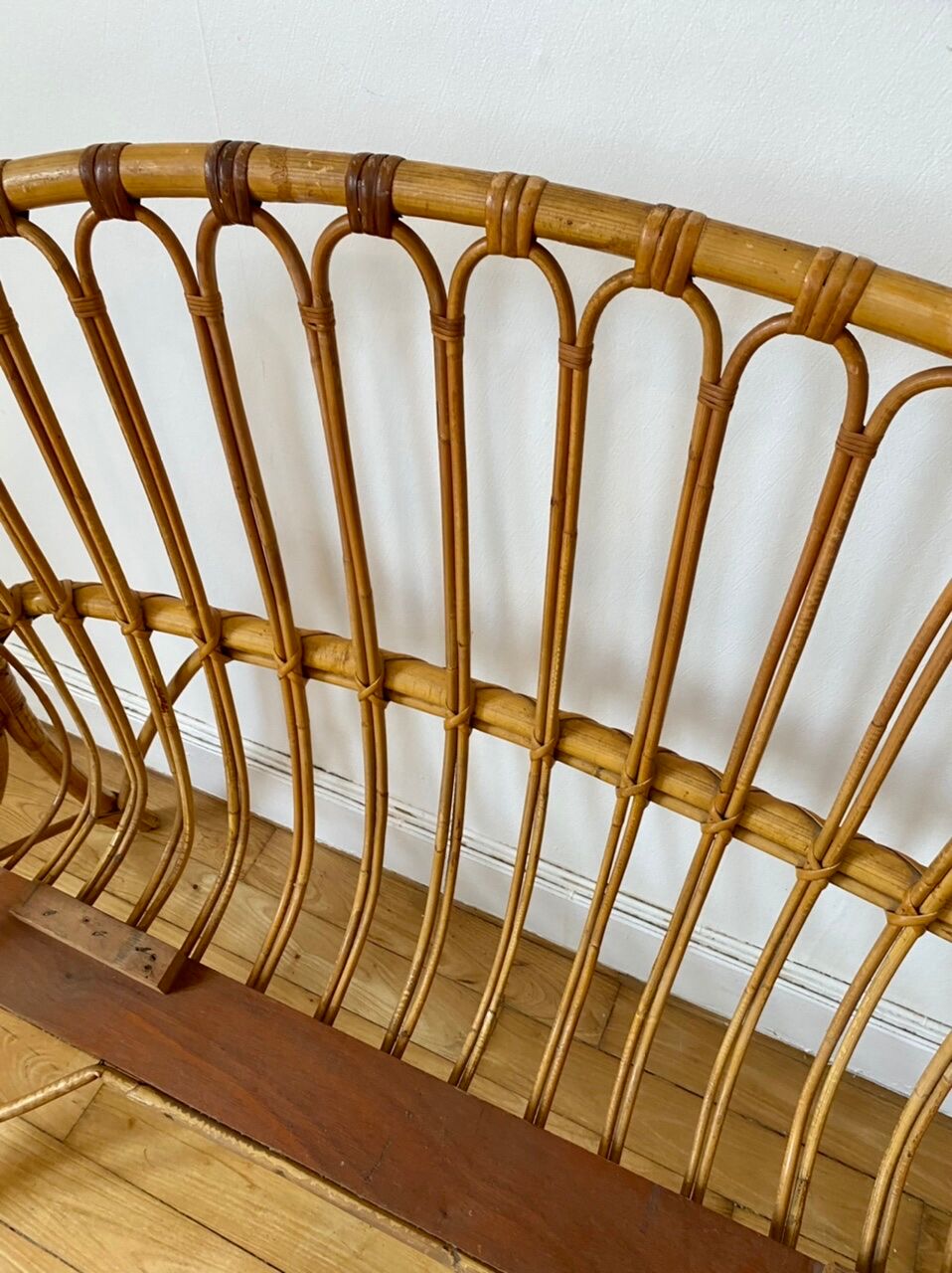 Head and footboard rattan basket