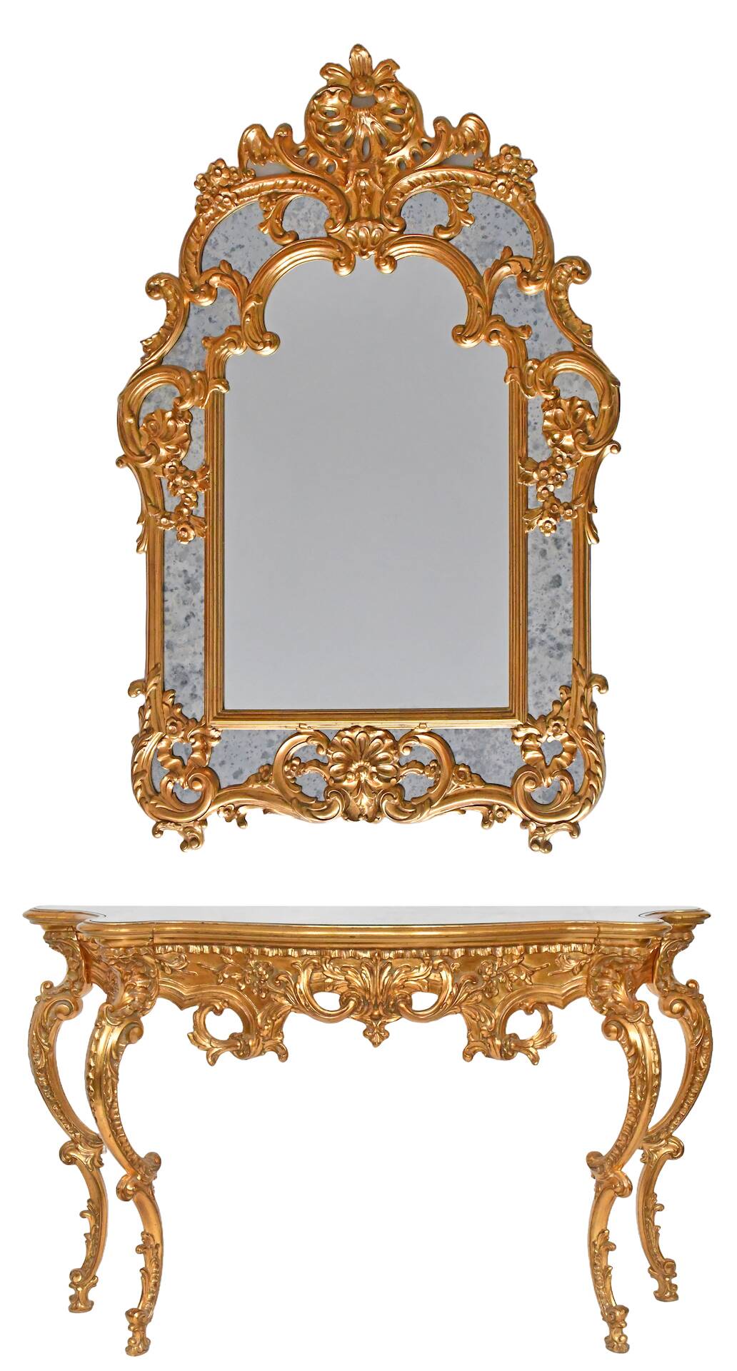 Console with a gilded wooden mirror.