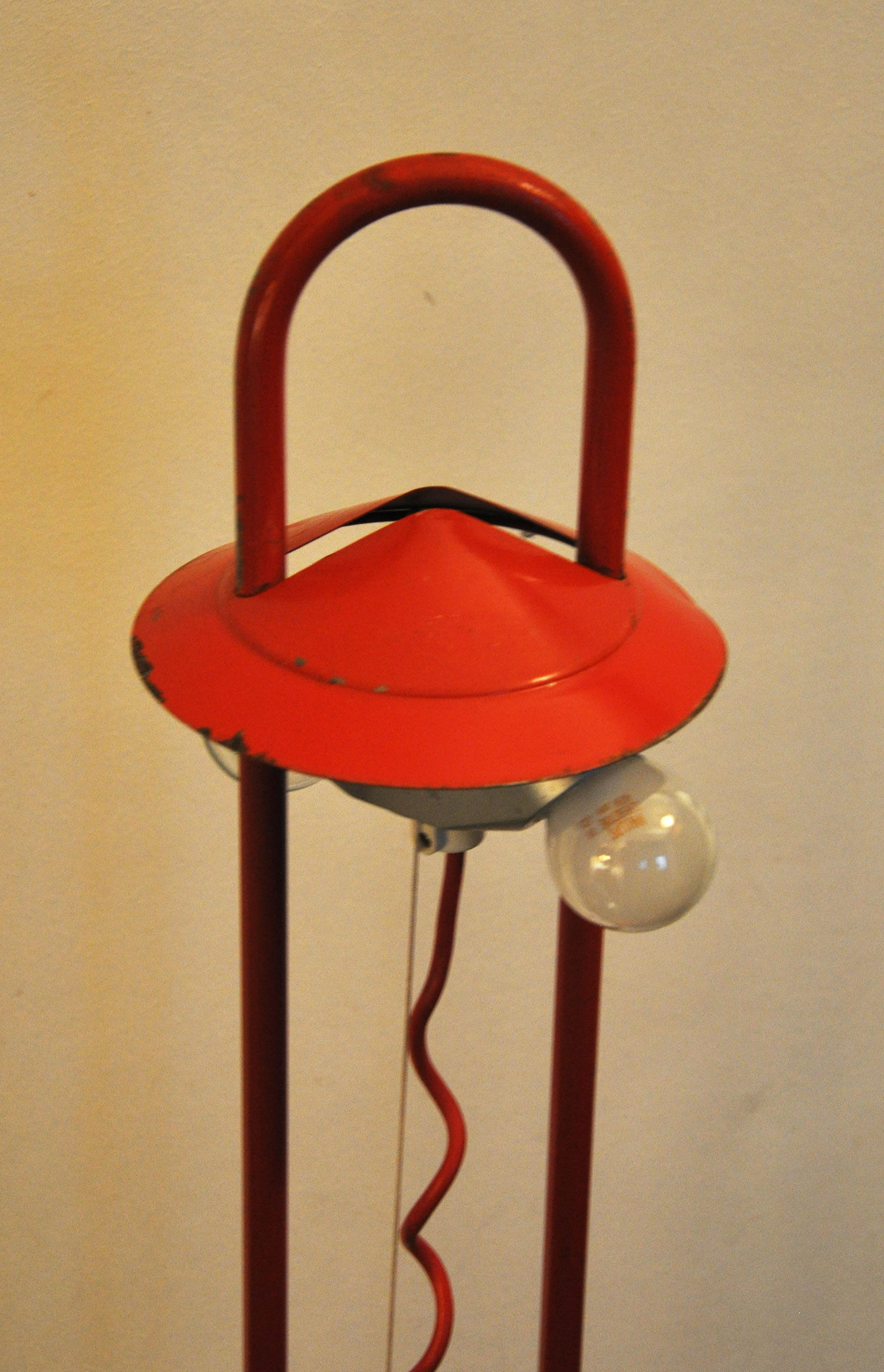 Floor lamp 1980 in red metal