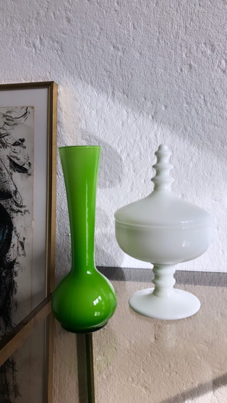 Vase opaline vintage vert