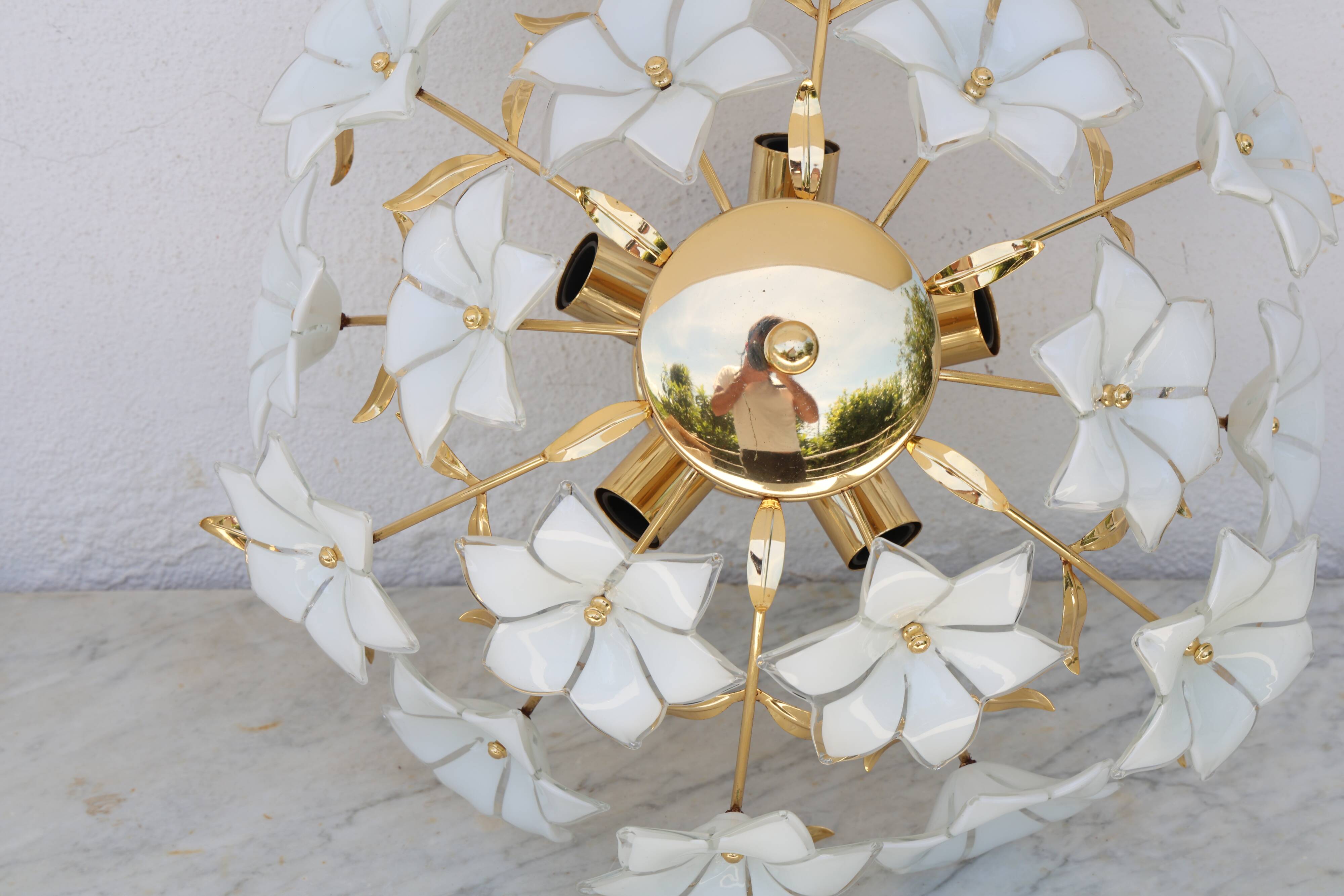 Grace Kelly, Delicious Murano Ceiling Light White Flowers, 1980