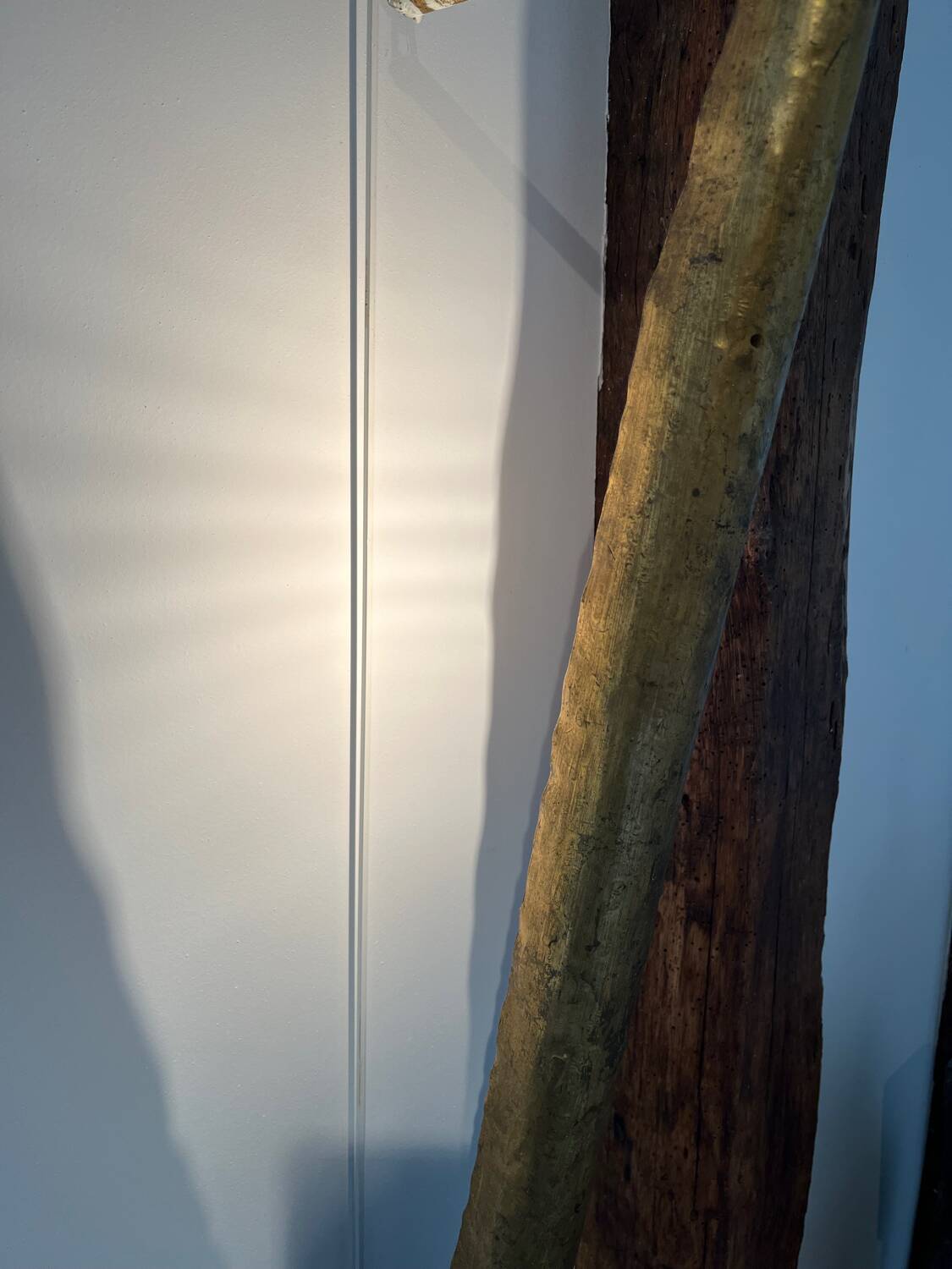 Jean Jacques Argueyrolles, large pair of sconces in gilded patinated iron