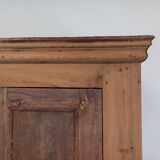 Armoire parisienne en sapin