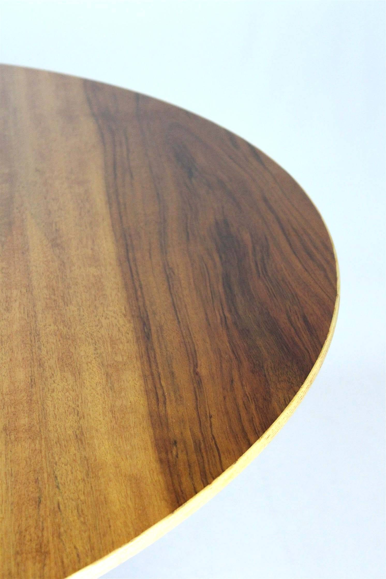 Mid-century modern round tulip dining table, restored by Drevotvar, 1960s.
