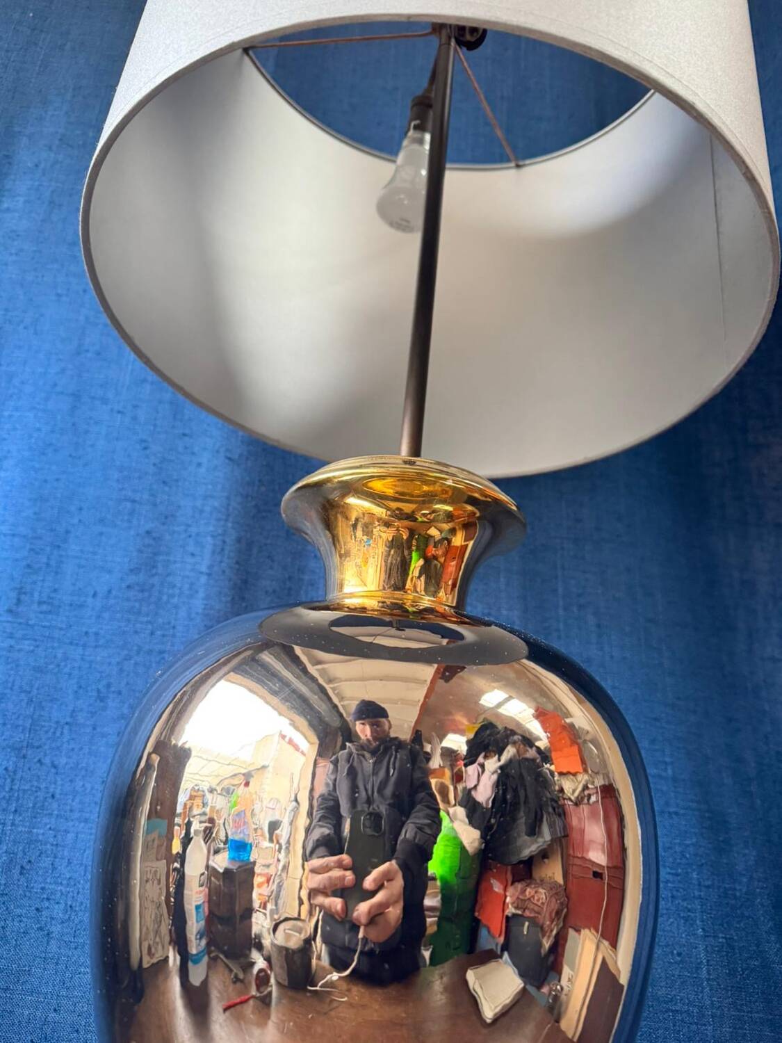 Italian design lamp in silver and gold ceramic. 1970s.