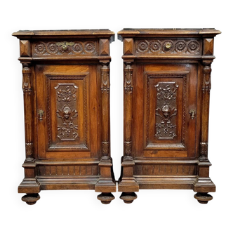 Paire de chevets style Renaissance en noyer sculpté circa 1850