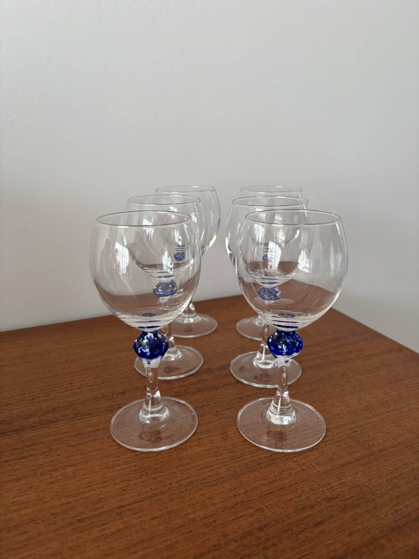 Luminarc wine glass set made in France vintage glass with a ball in