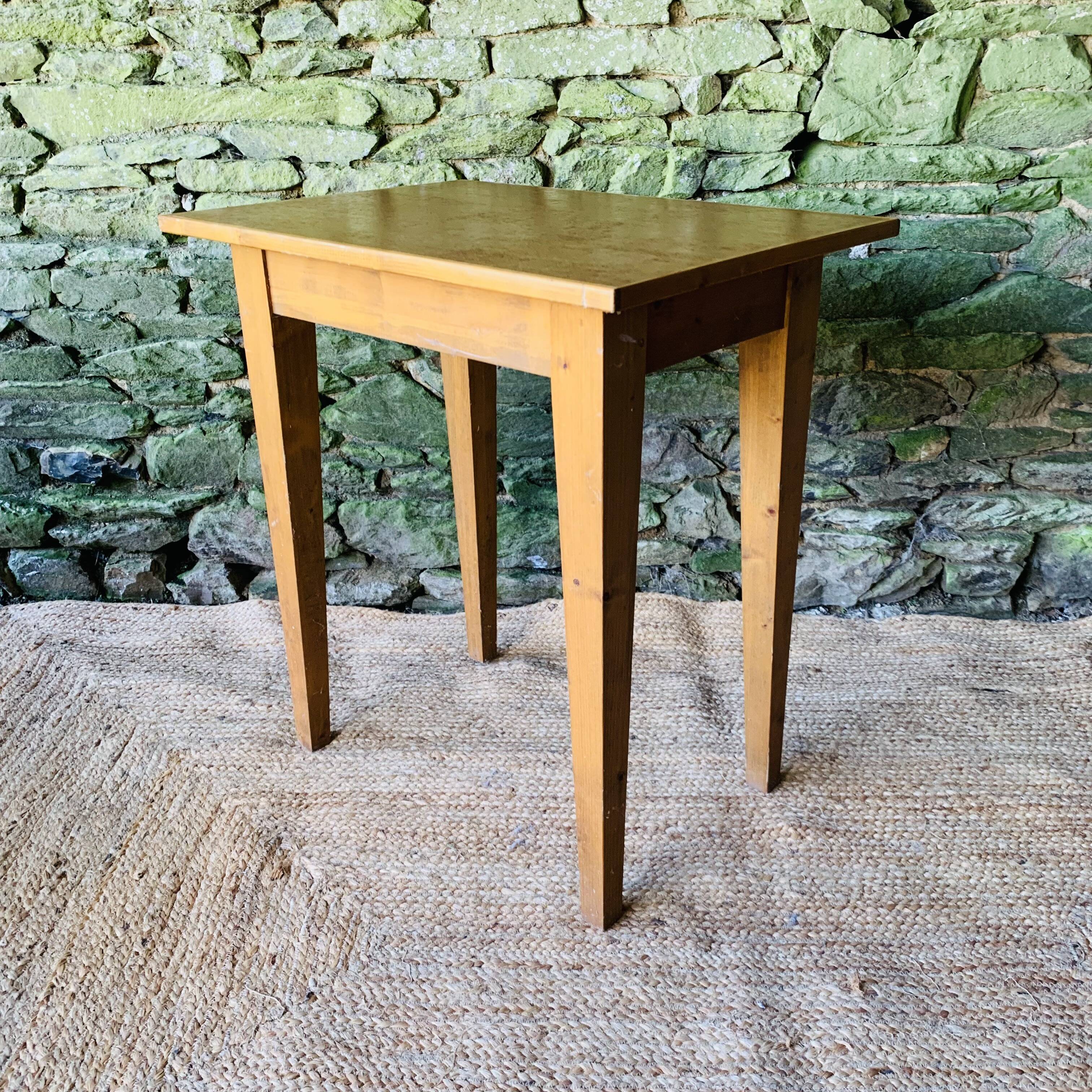 Petite table vintage