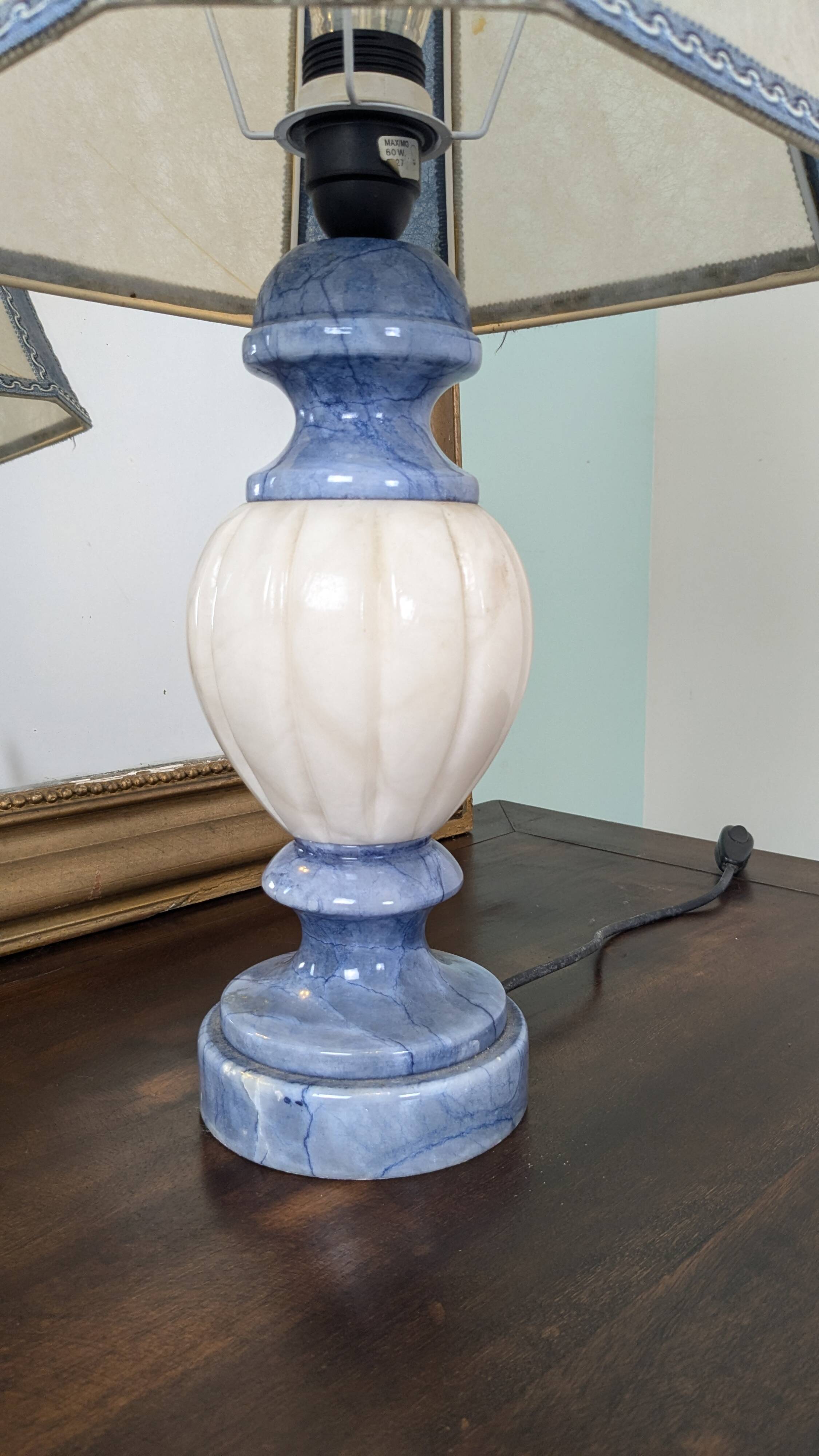 Blue and white alabaster living room lamp