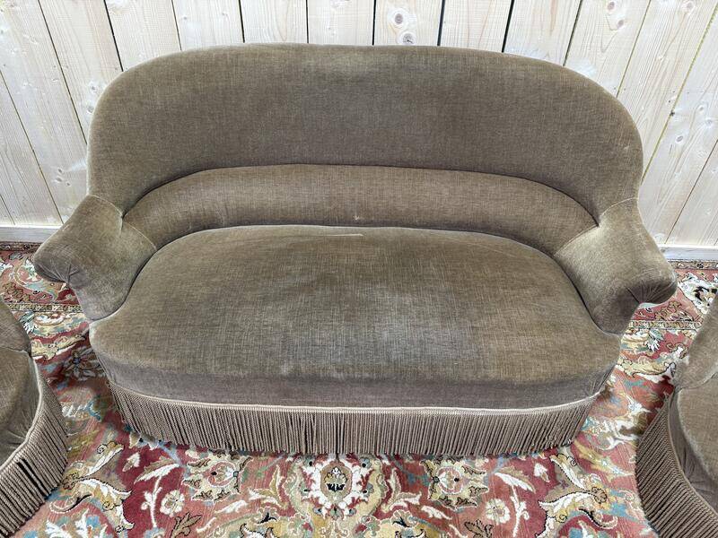 Salon crapaud avec canapé et fauteuils velours marron